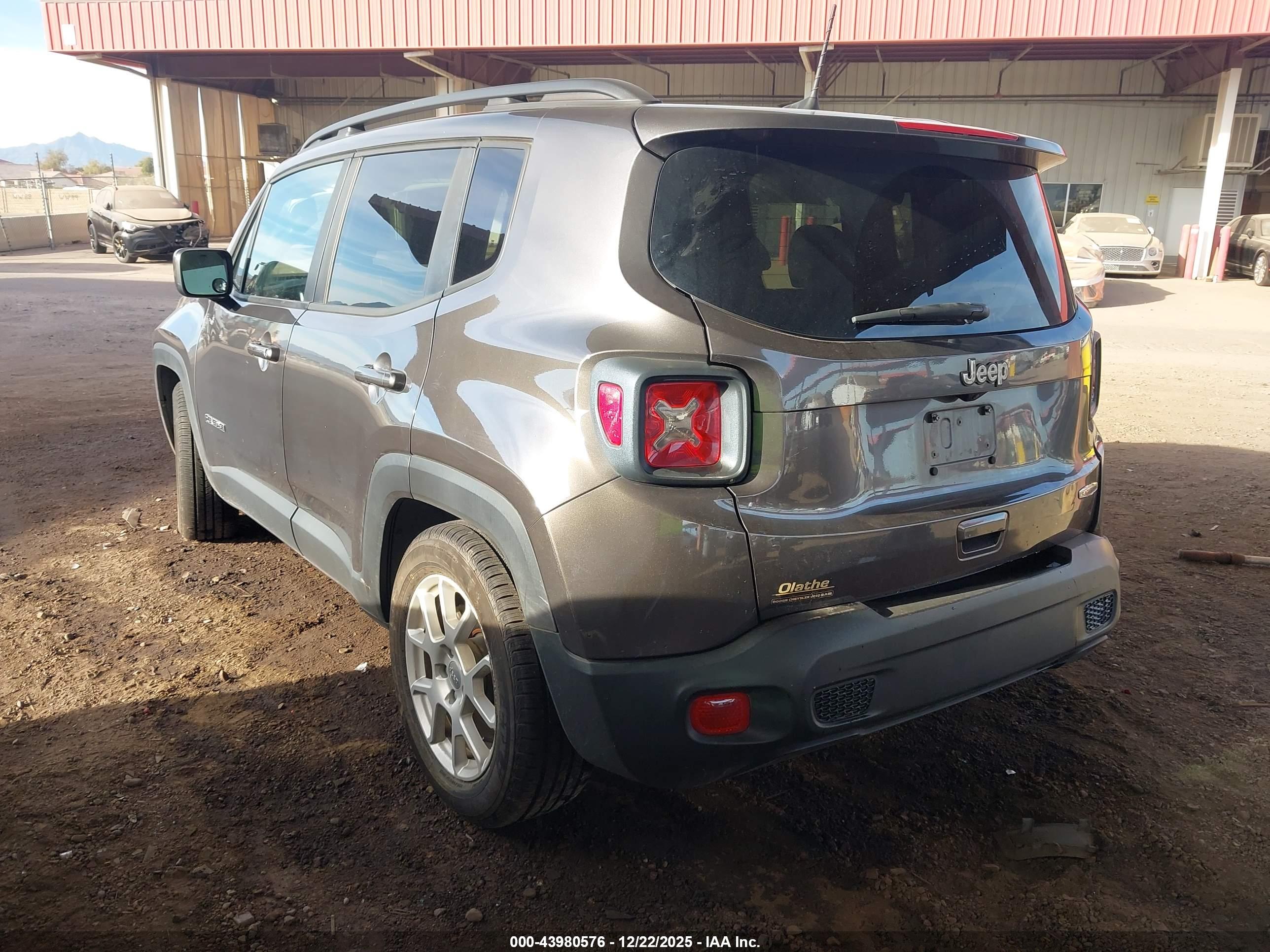 JEEP RENEGADE image 3