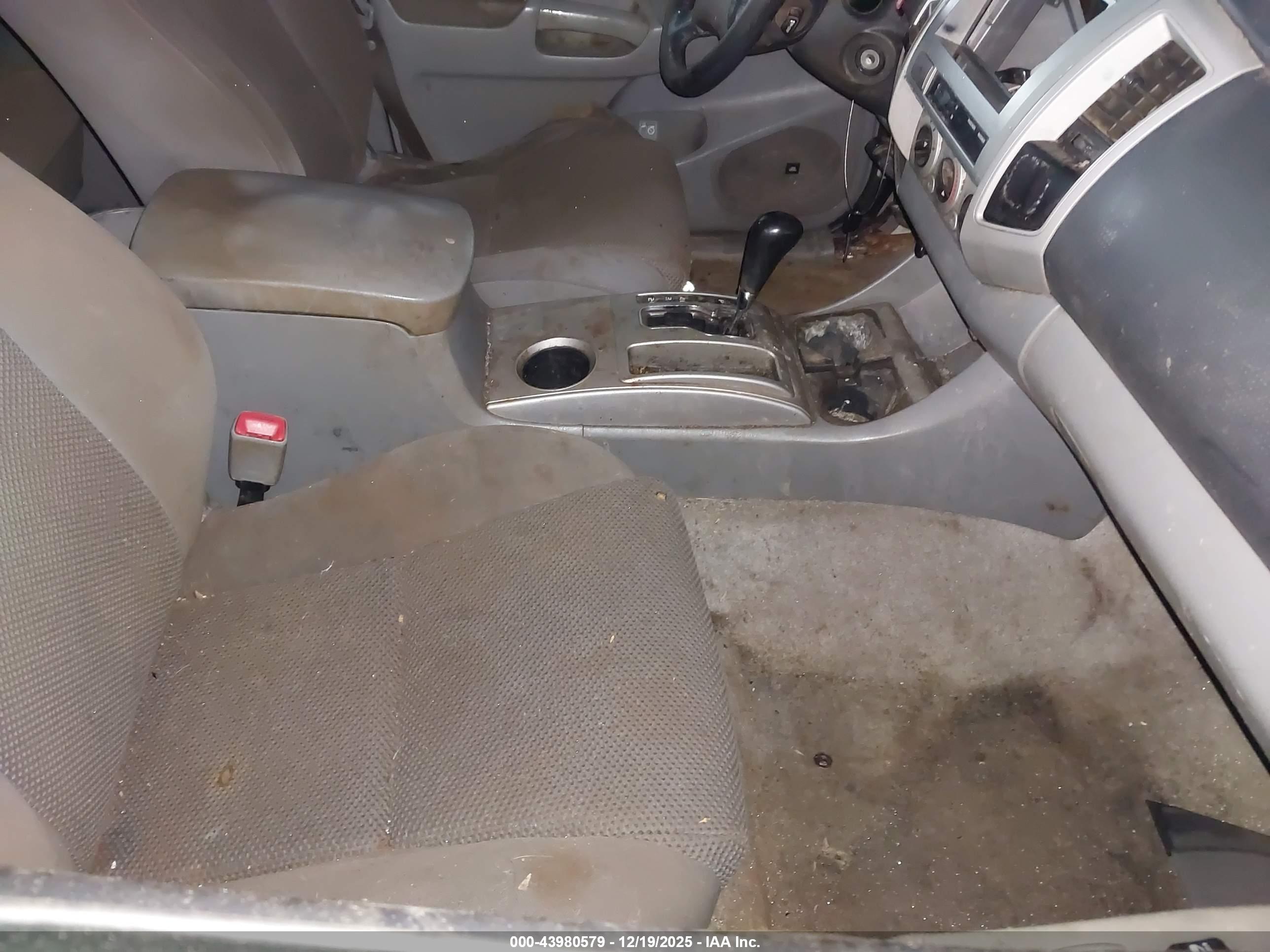 TOYOTA TACOMA image 5