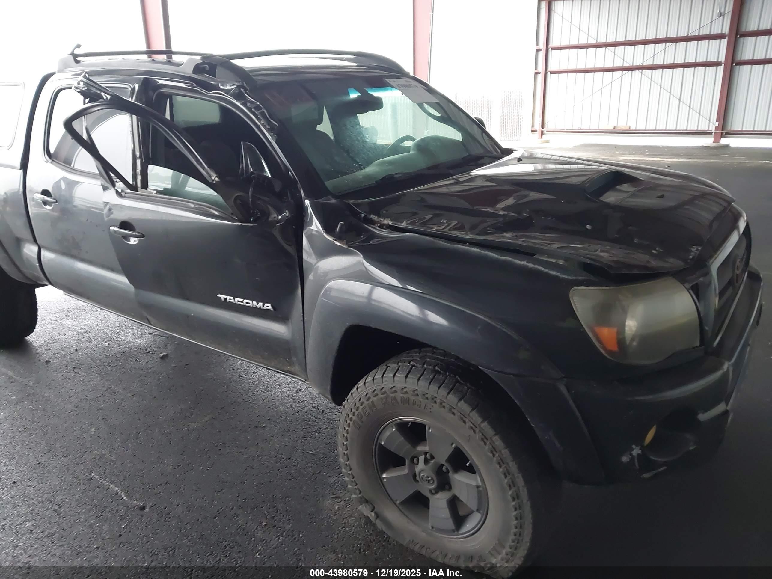 TOYOTA TACOMA image 6