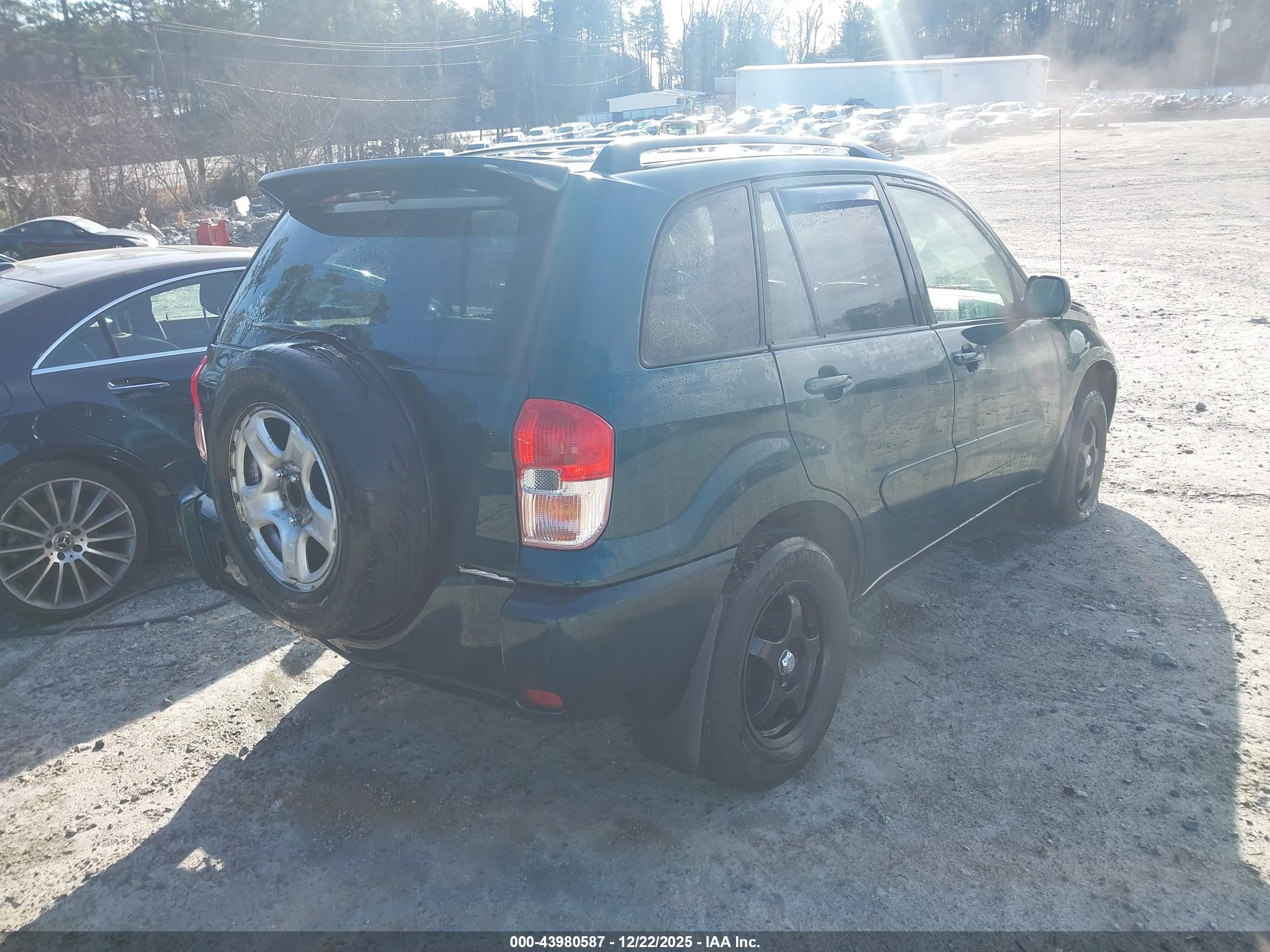 TOYOTA RAV4 image 4