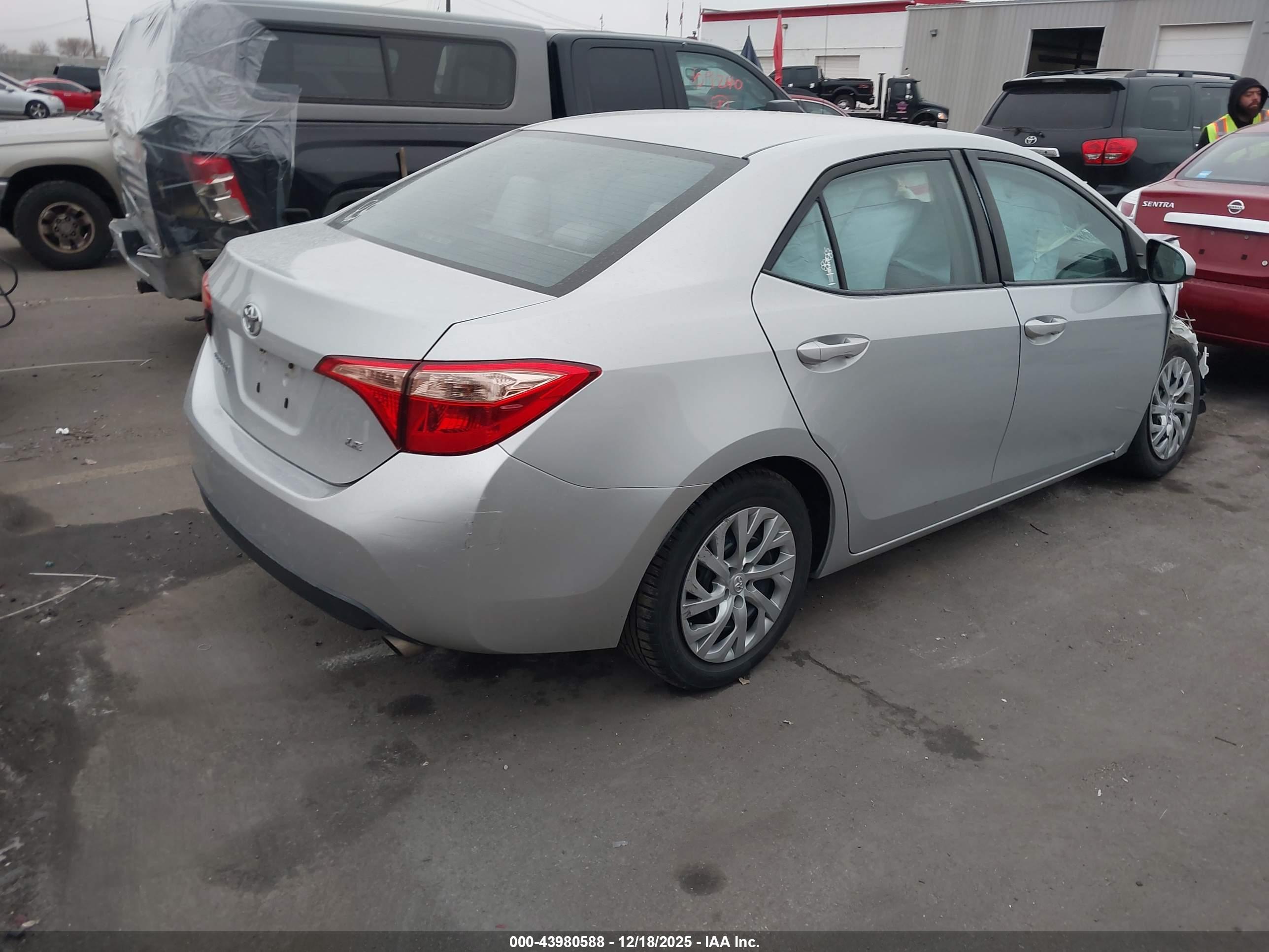 TOYOTA COROLLA image 4