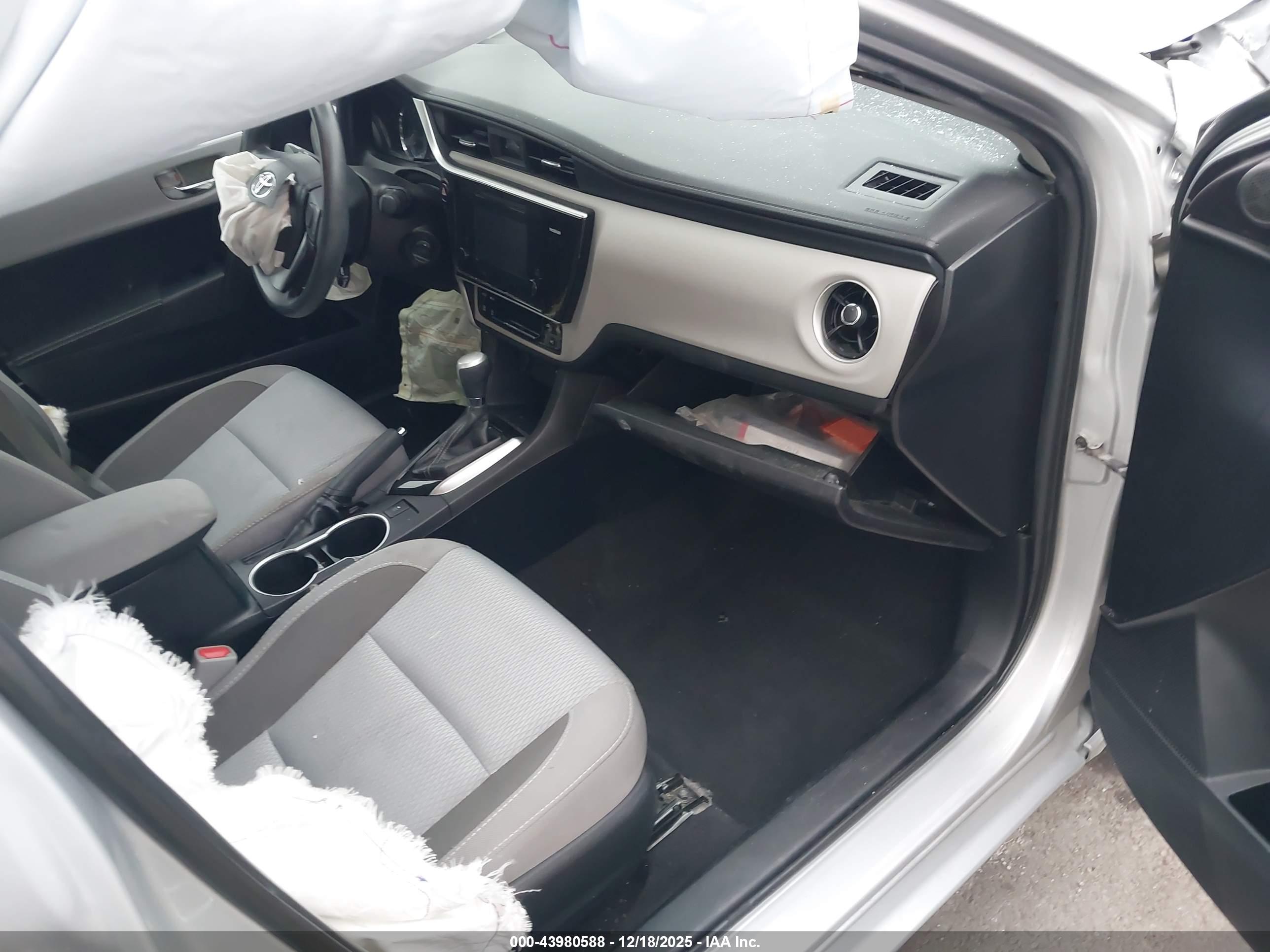 TOYOTA COROLLA image 5