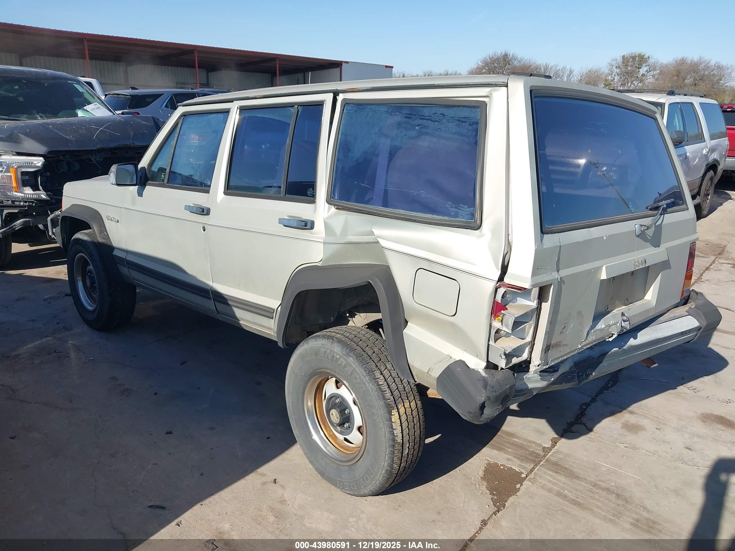 JEEP CHEROKEE image 3