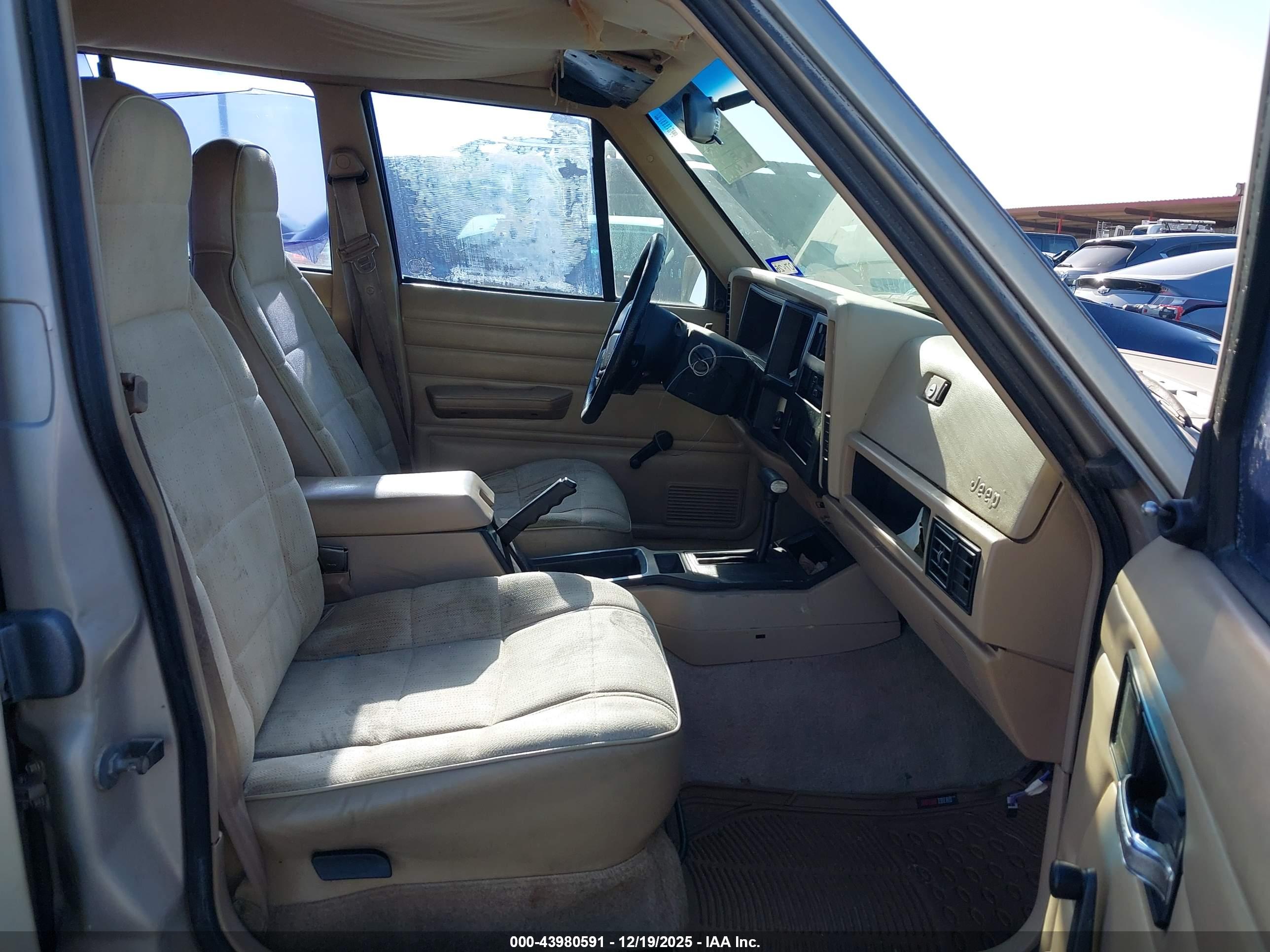 JEEP CHEROKEE image 5