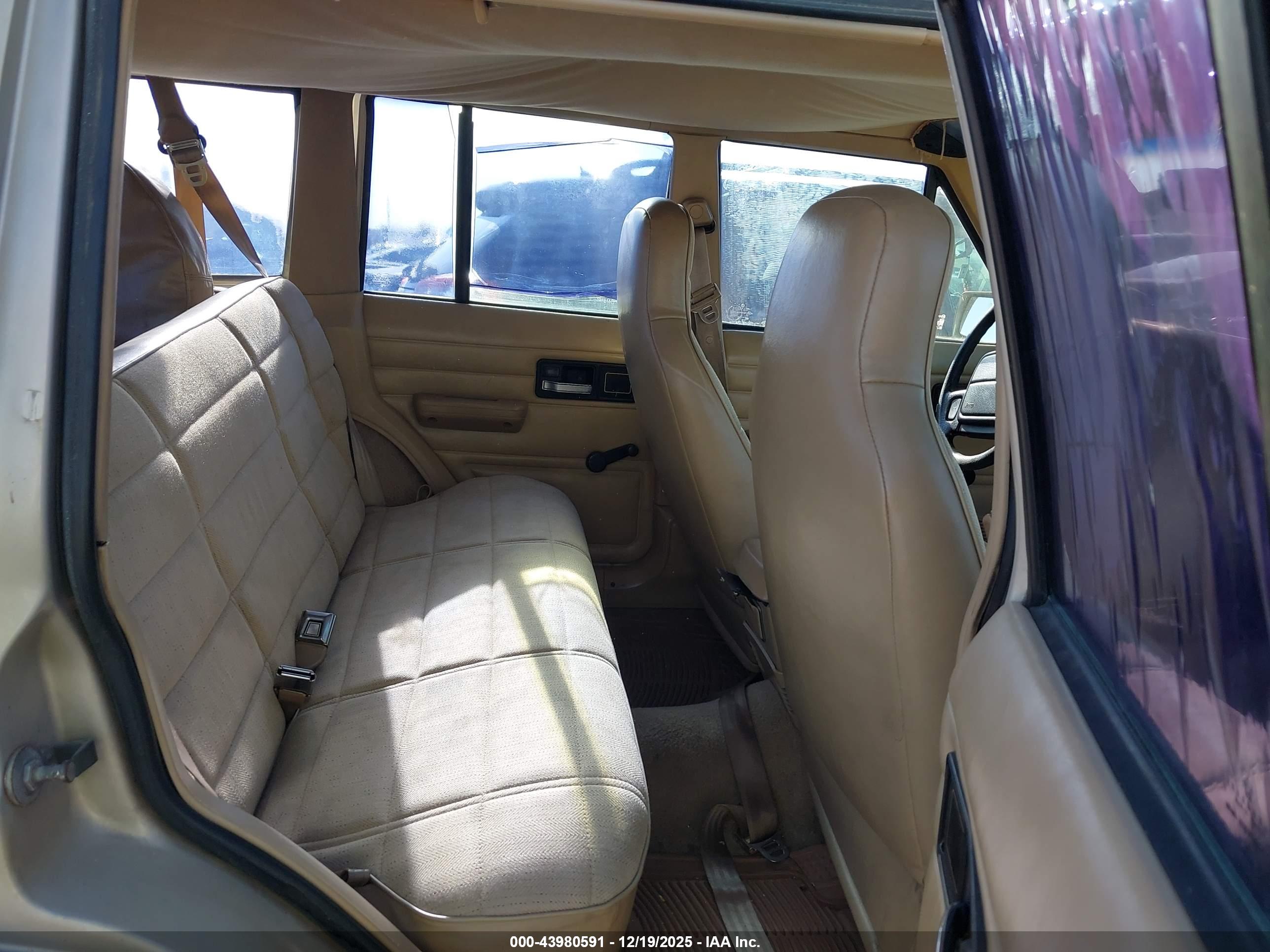 JEEP CHEROKEE image 8