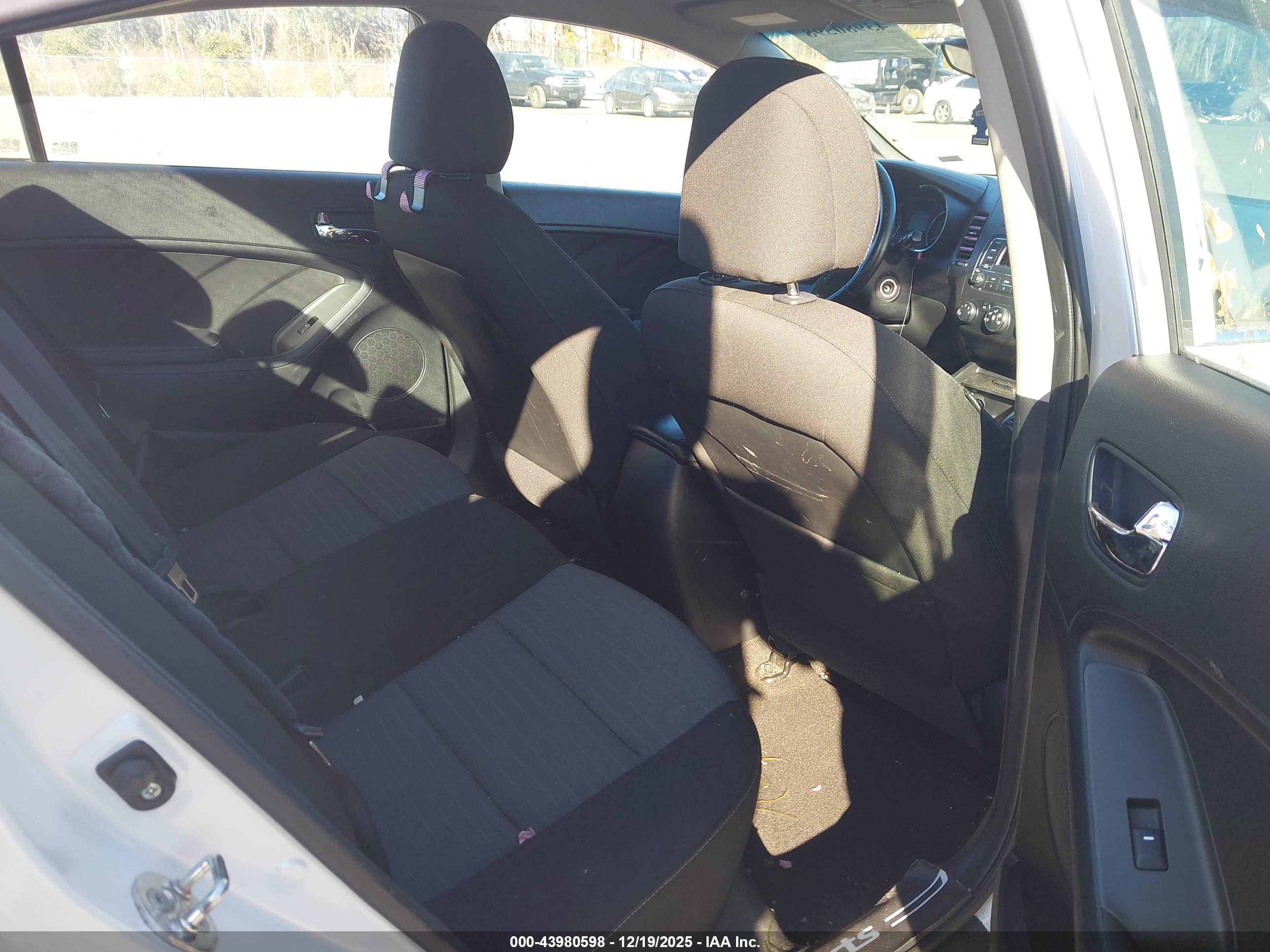 KIA FORTE image 8