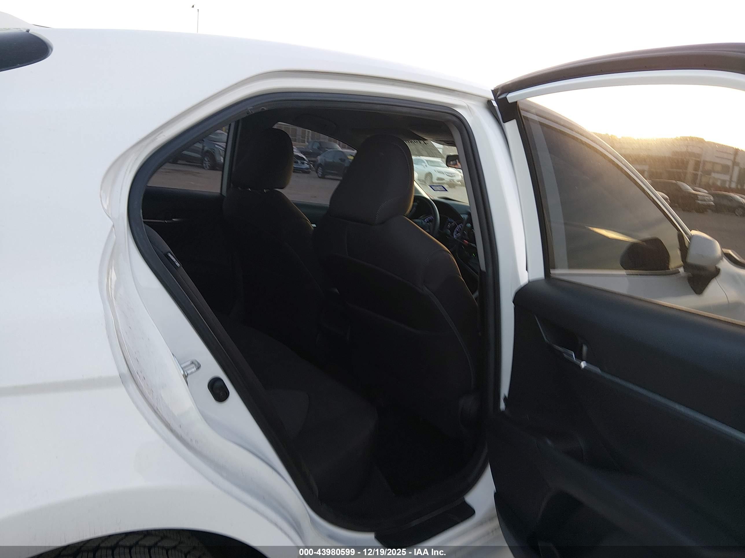 TOYOTA CAMRY image 8