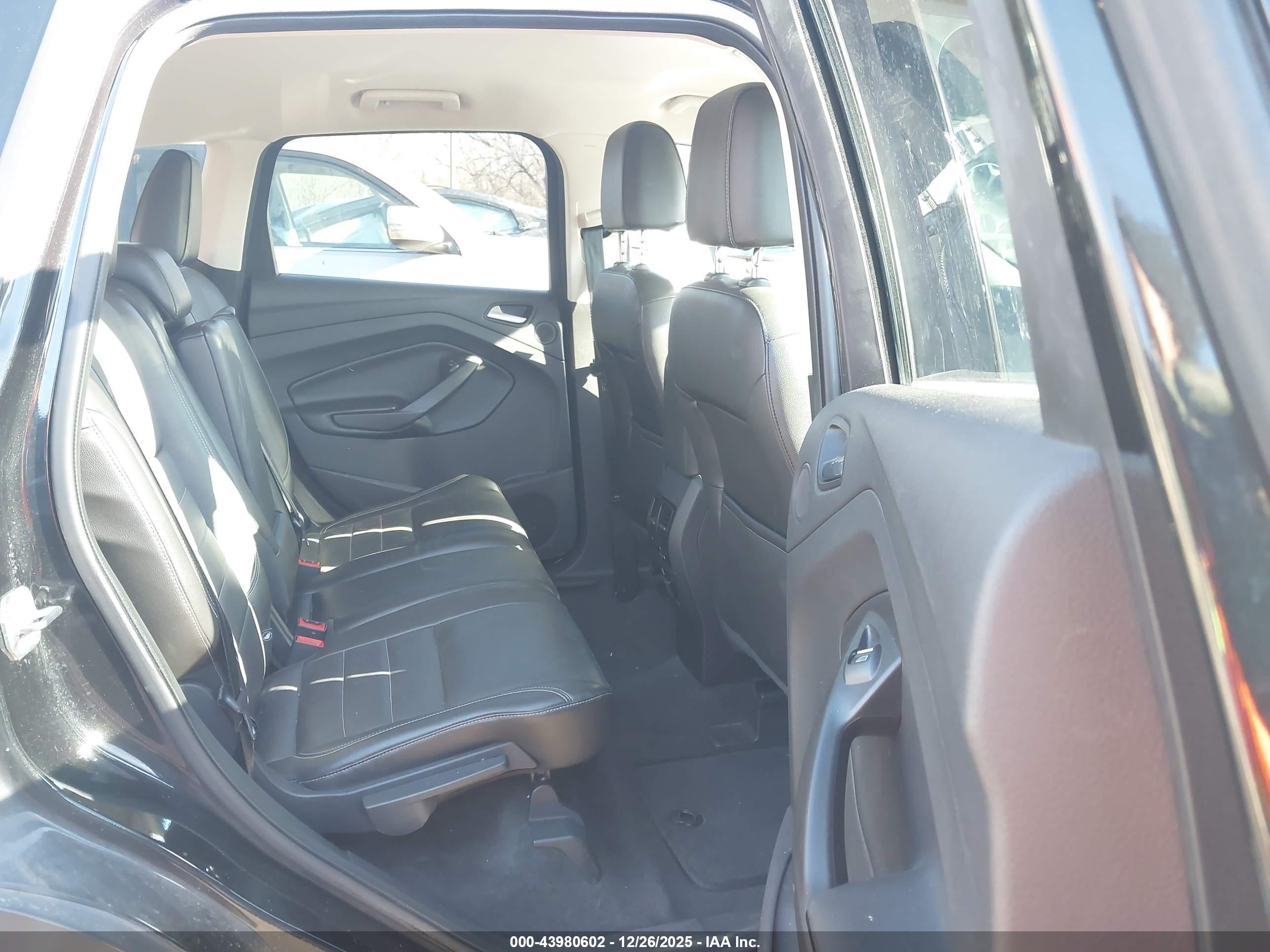 FORD ESCAPE image 8
