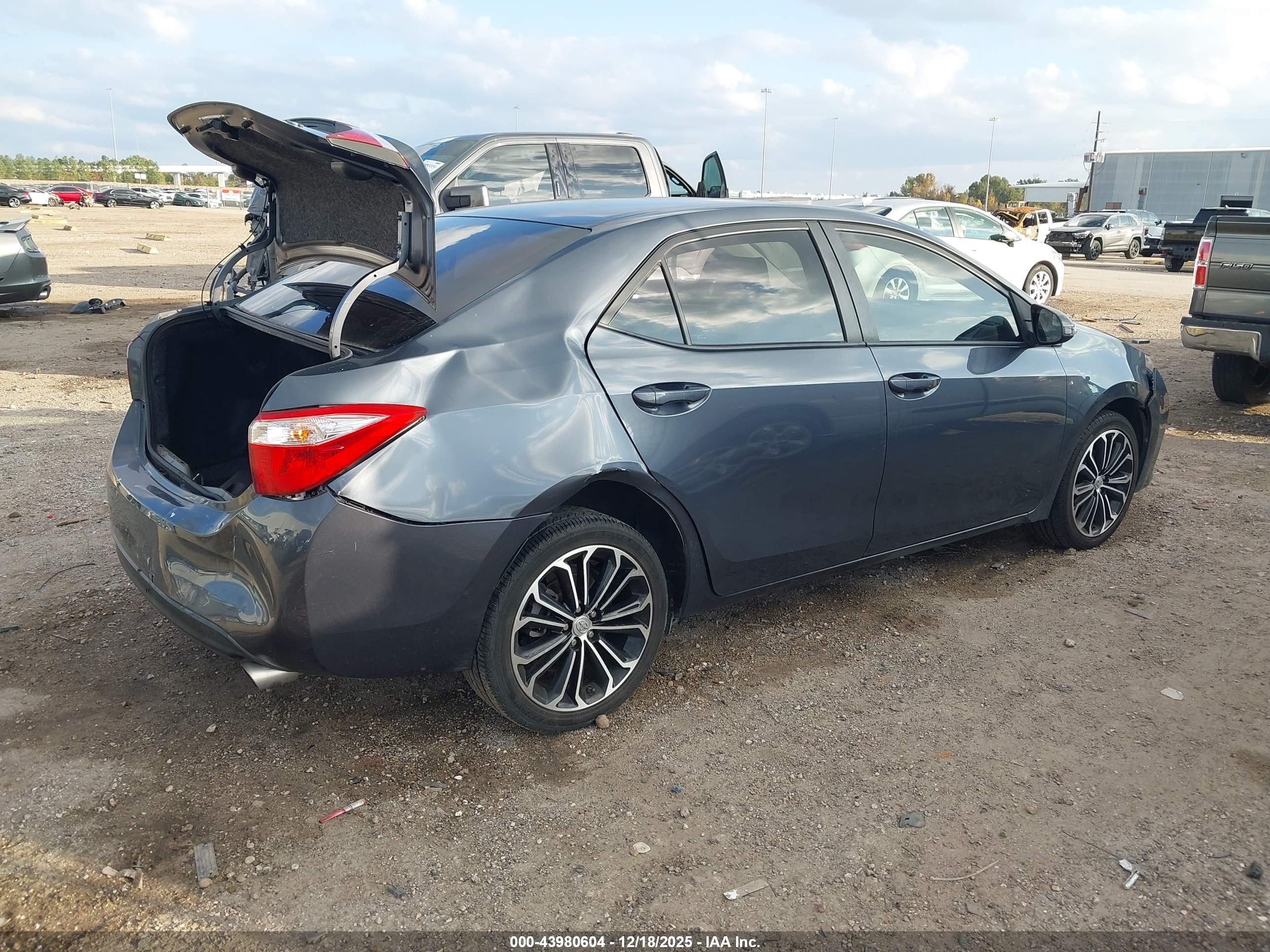 TOYOTA COROLLA image 4