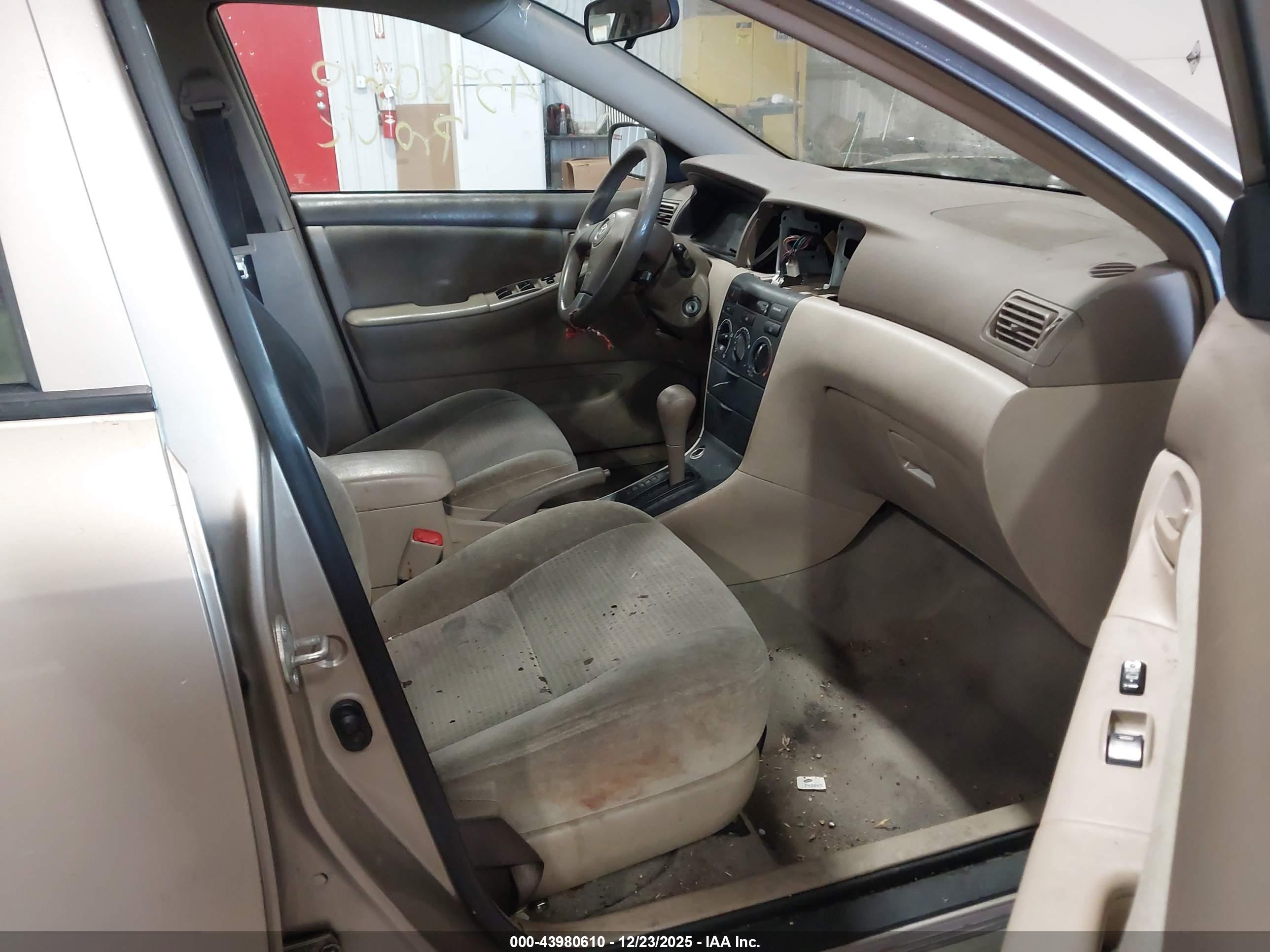 TOYOTA COROLLA image 5