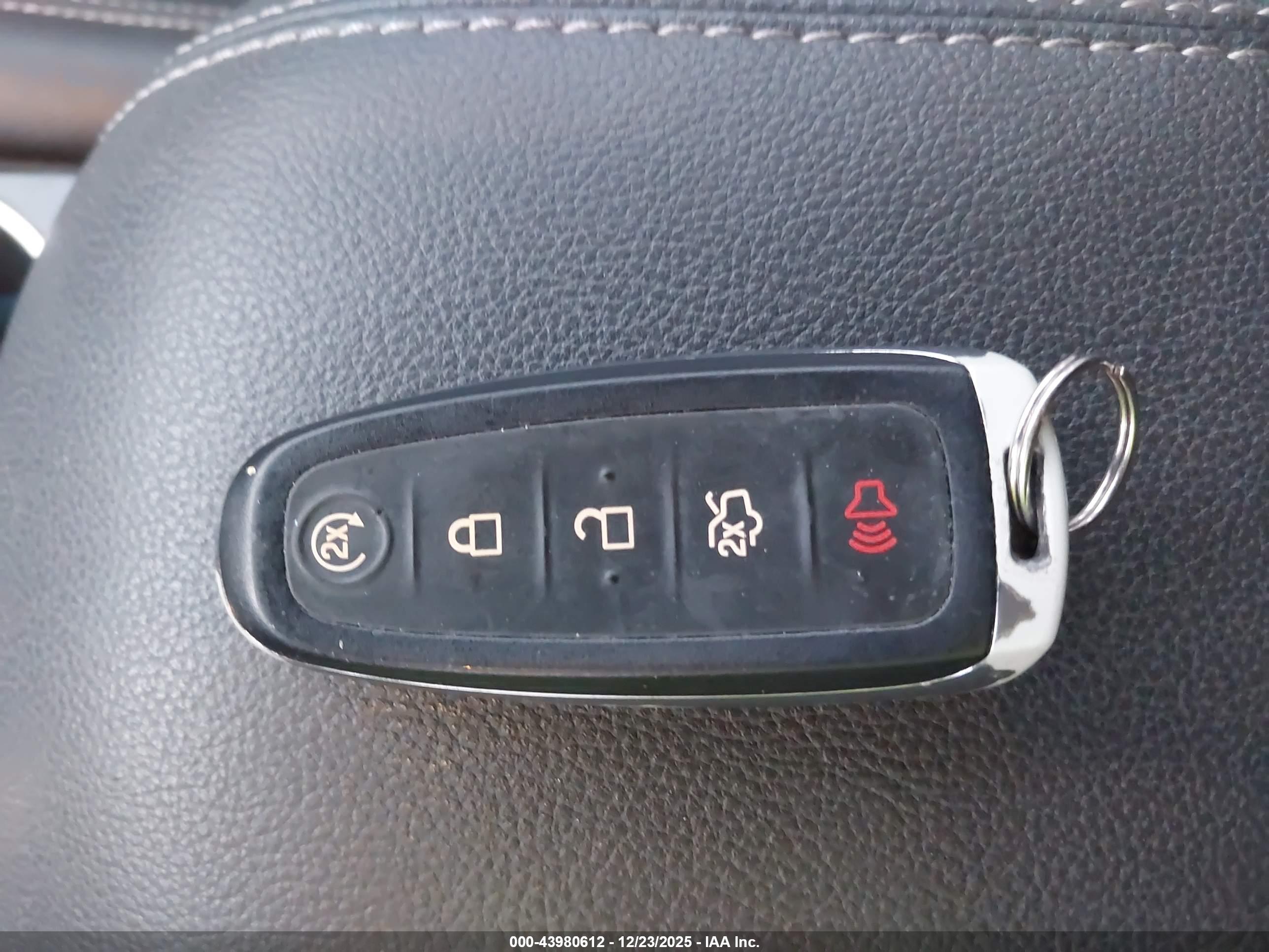 FORD ESCAPE image 11