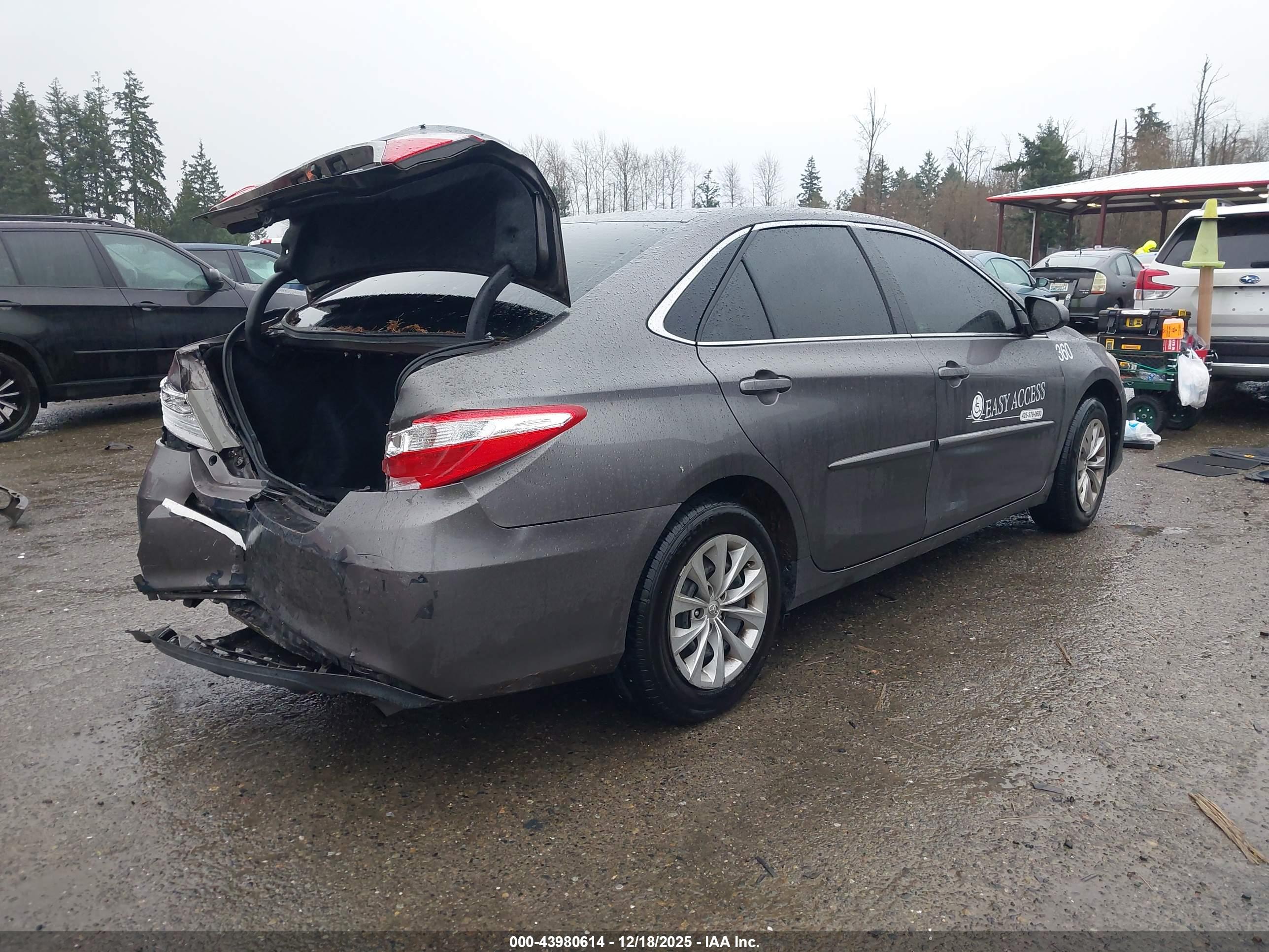 TOYOTA CAMRY image 4