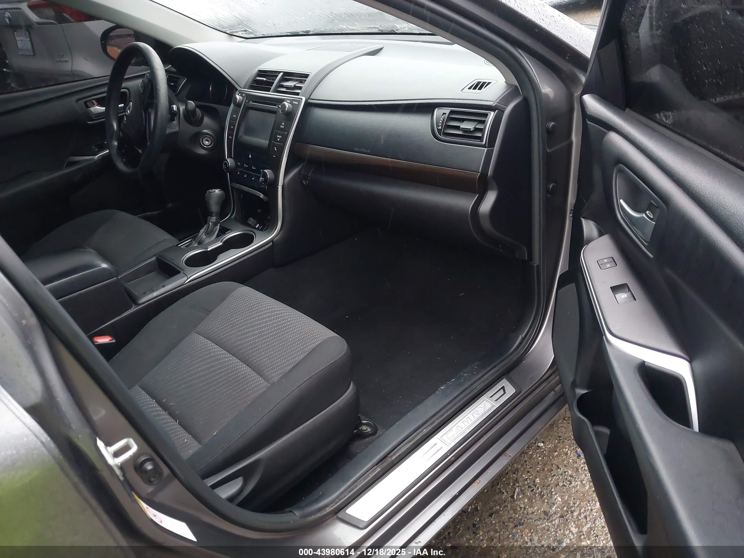 TOYOTA CAMRY image 5