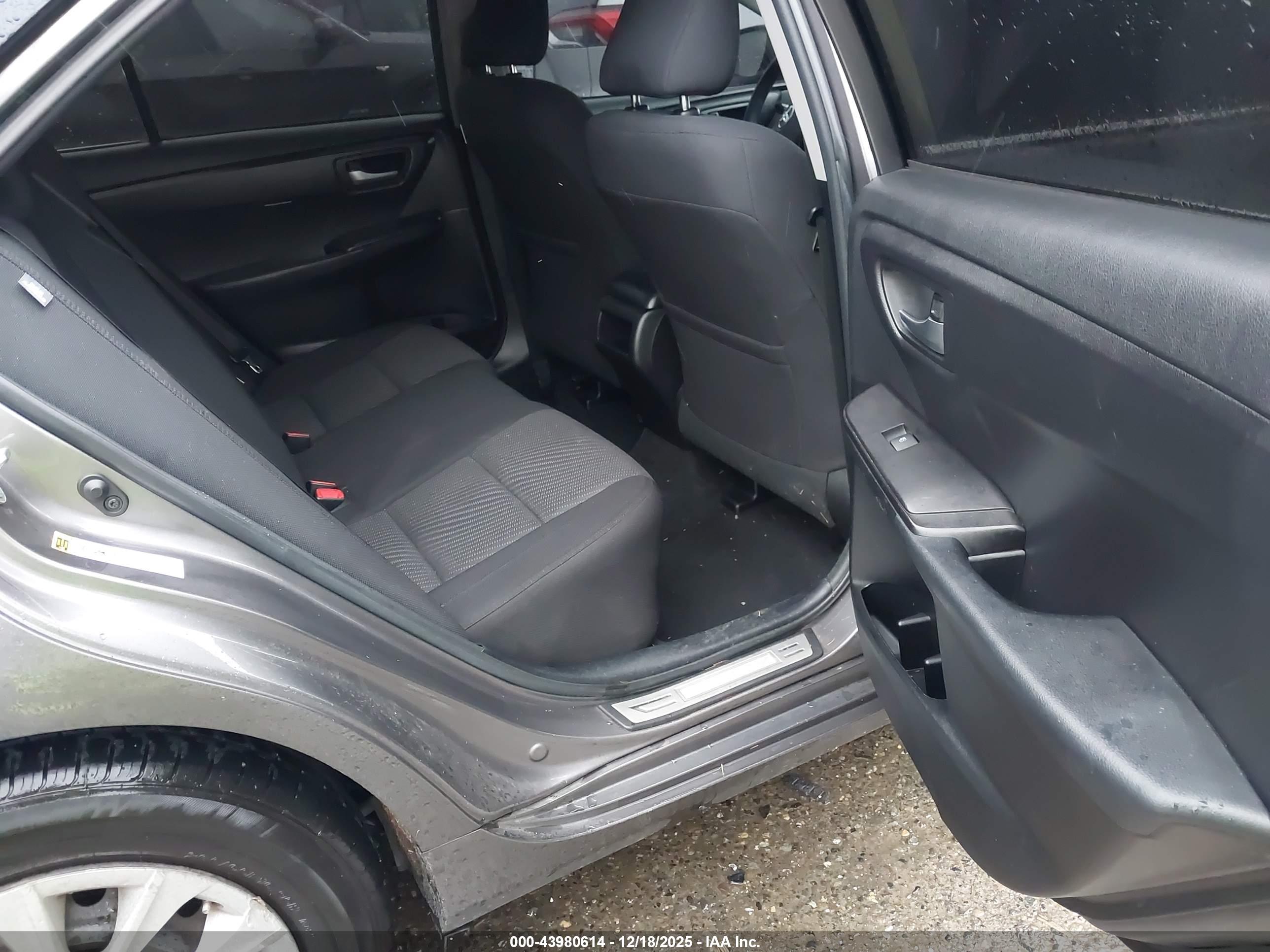 TOYOTA CAMRY image 8