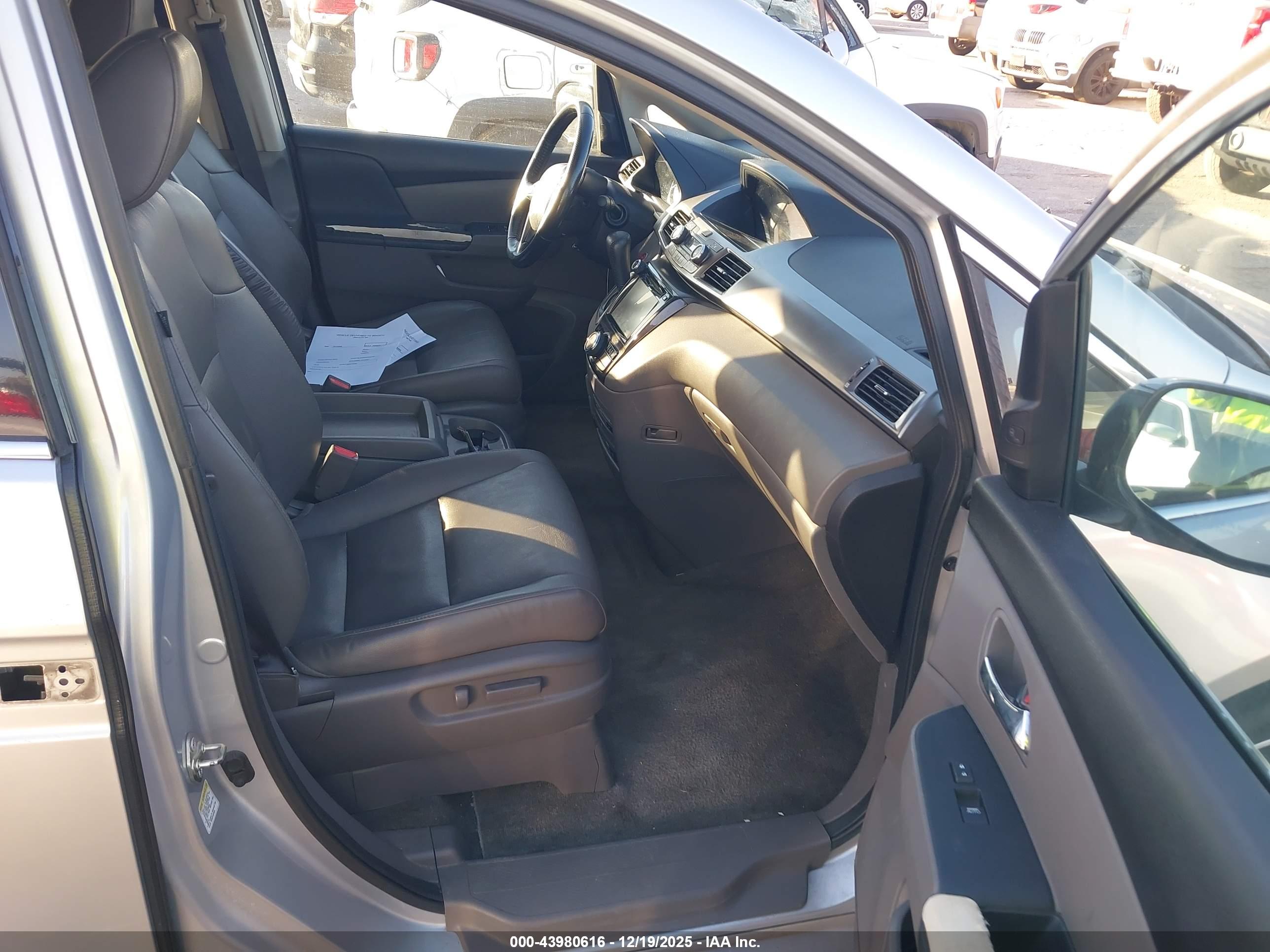HONDA ODYSSEY image 5
