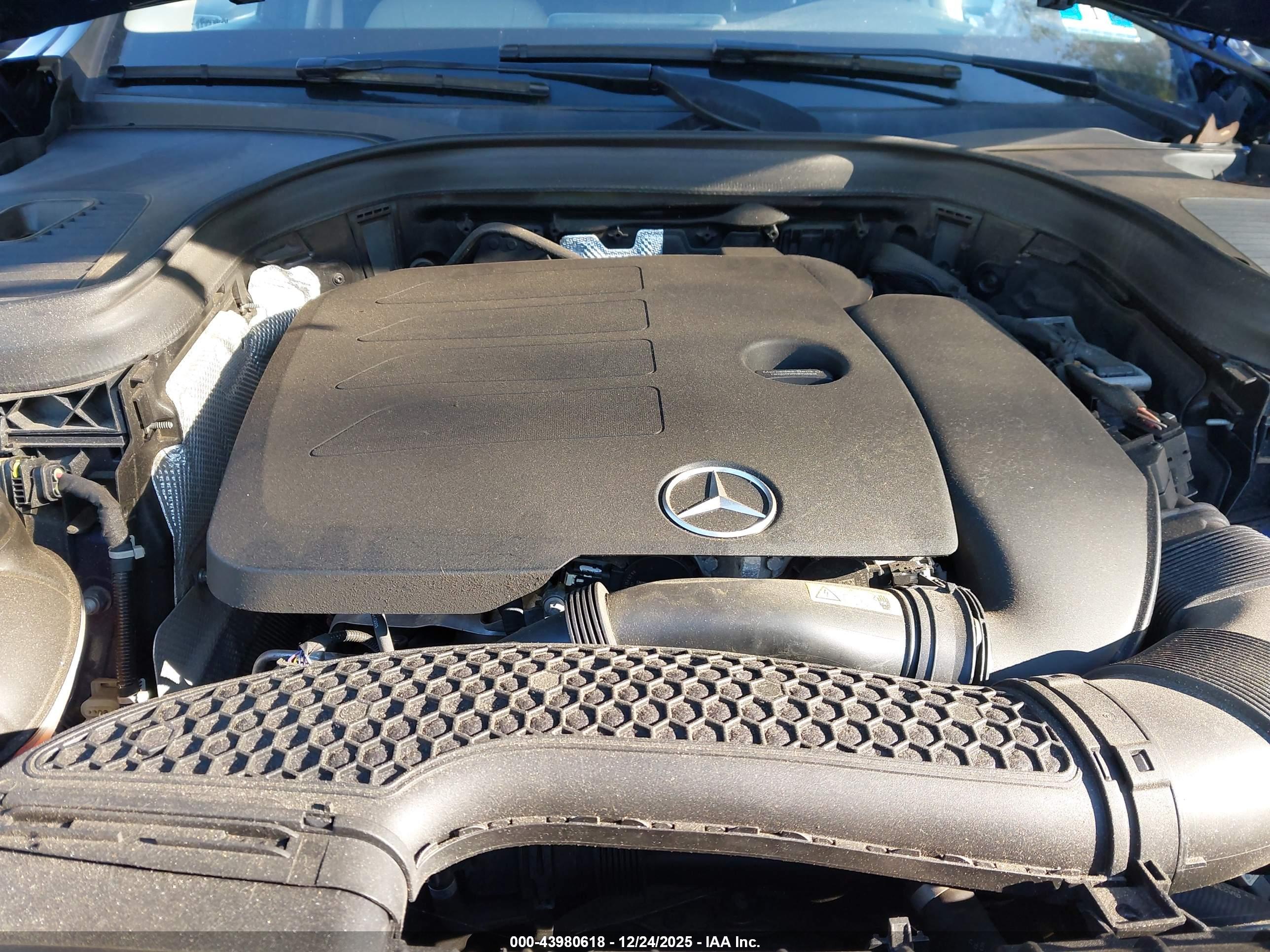 MERCEDES-BENZ GLC image 10