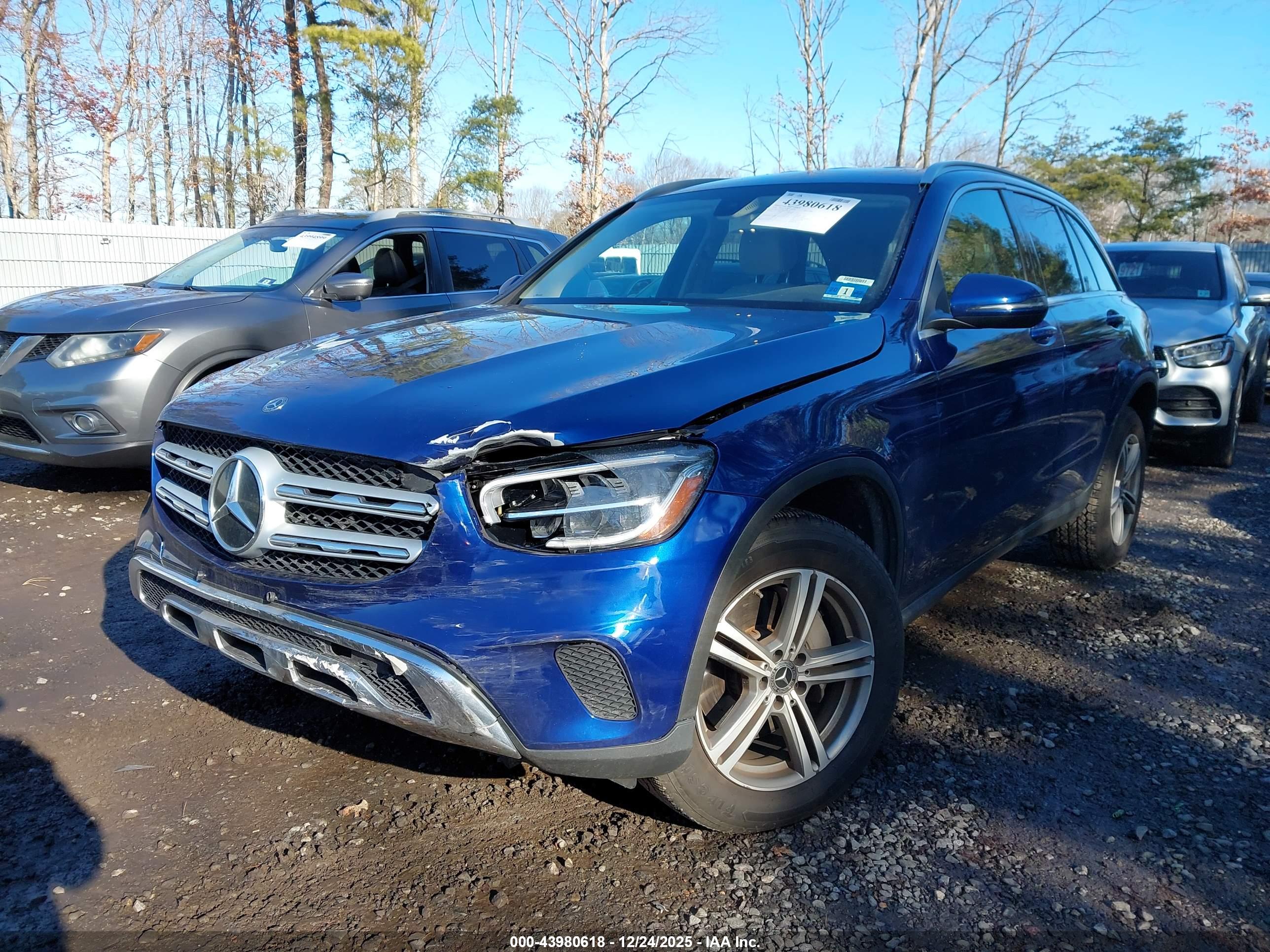 MERCEDES-BENZ GLC image 2