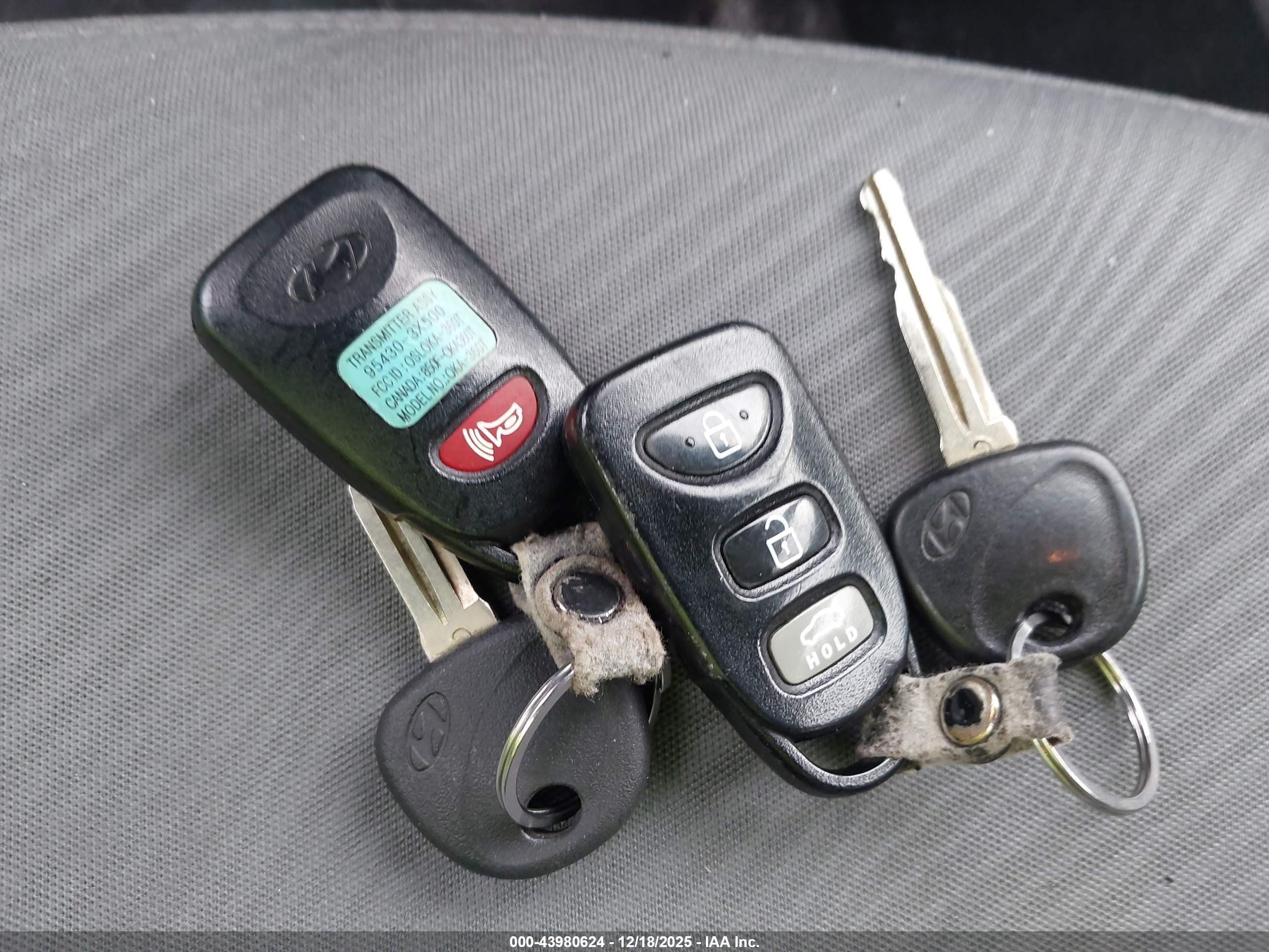 HYUNDAI ELANTRA image 11