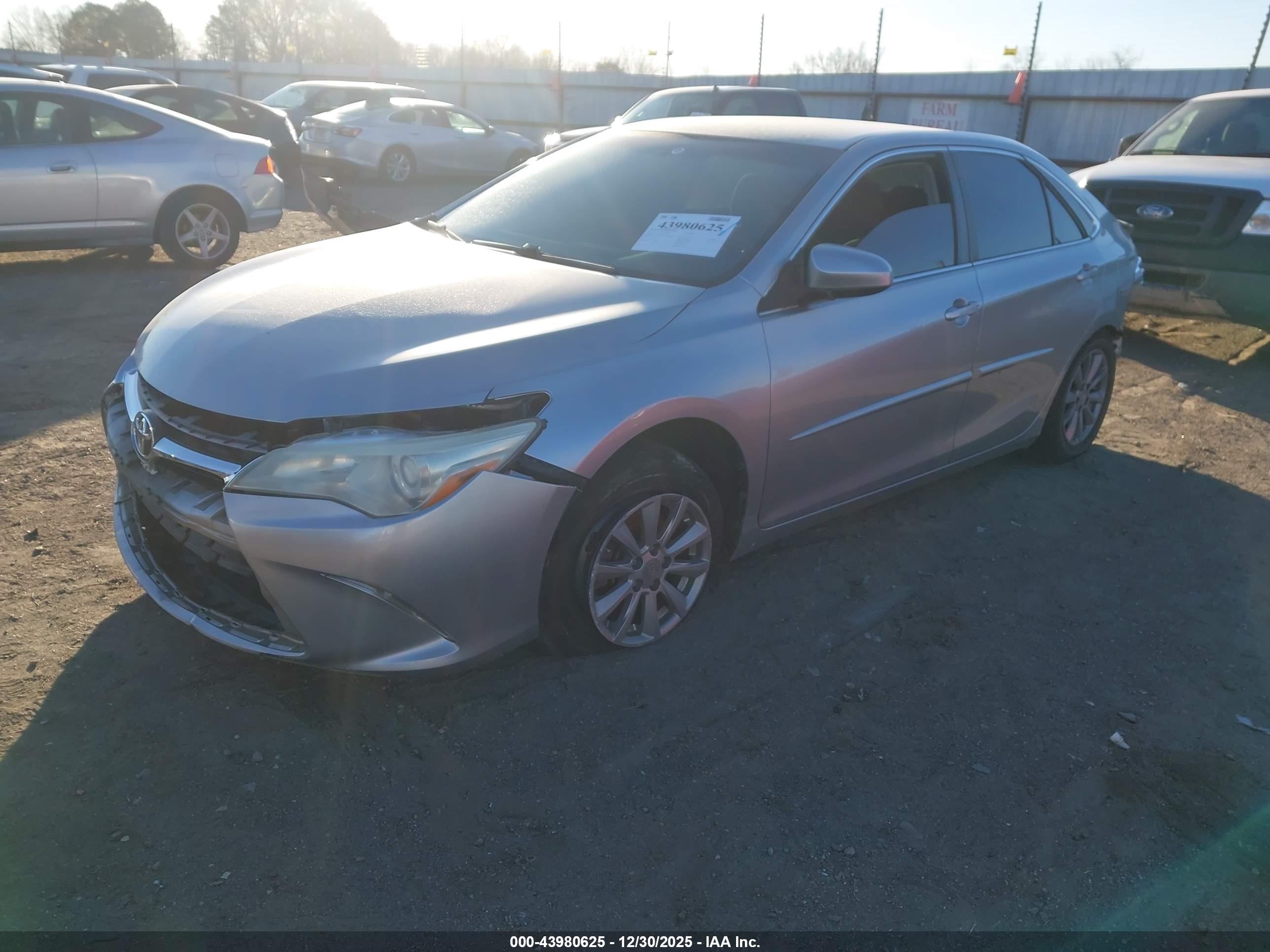 TOYOTA CAMRY image 2