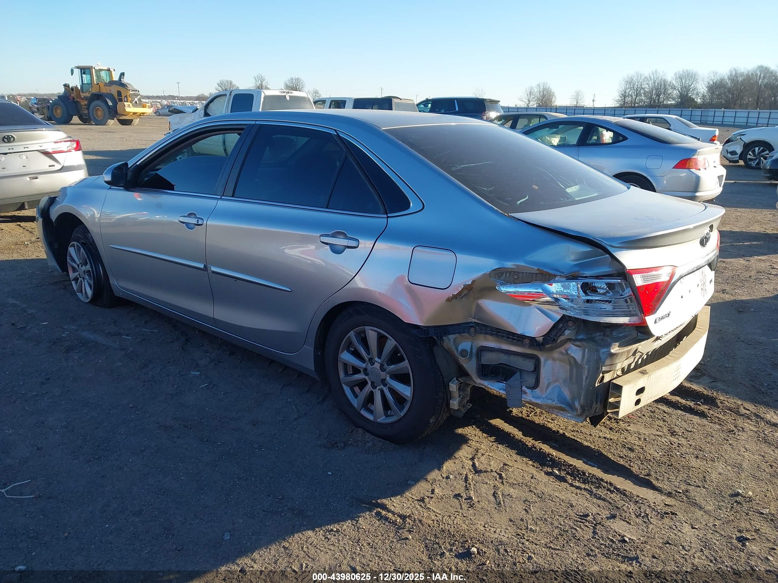 TOYOTA CAMRY image 3