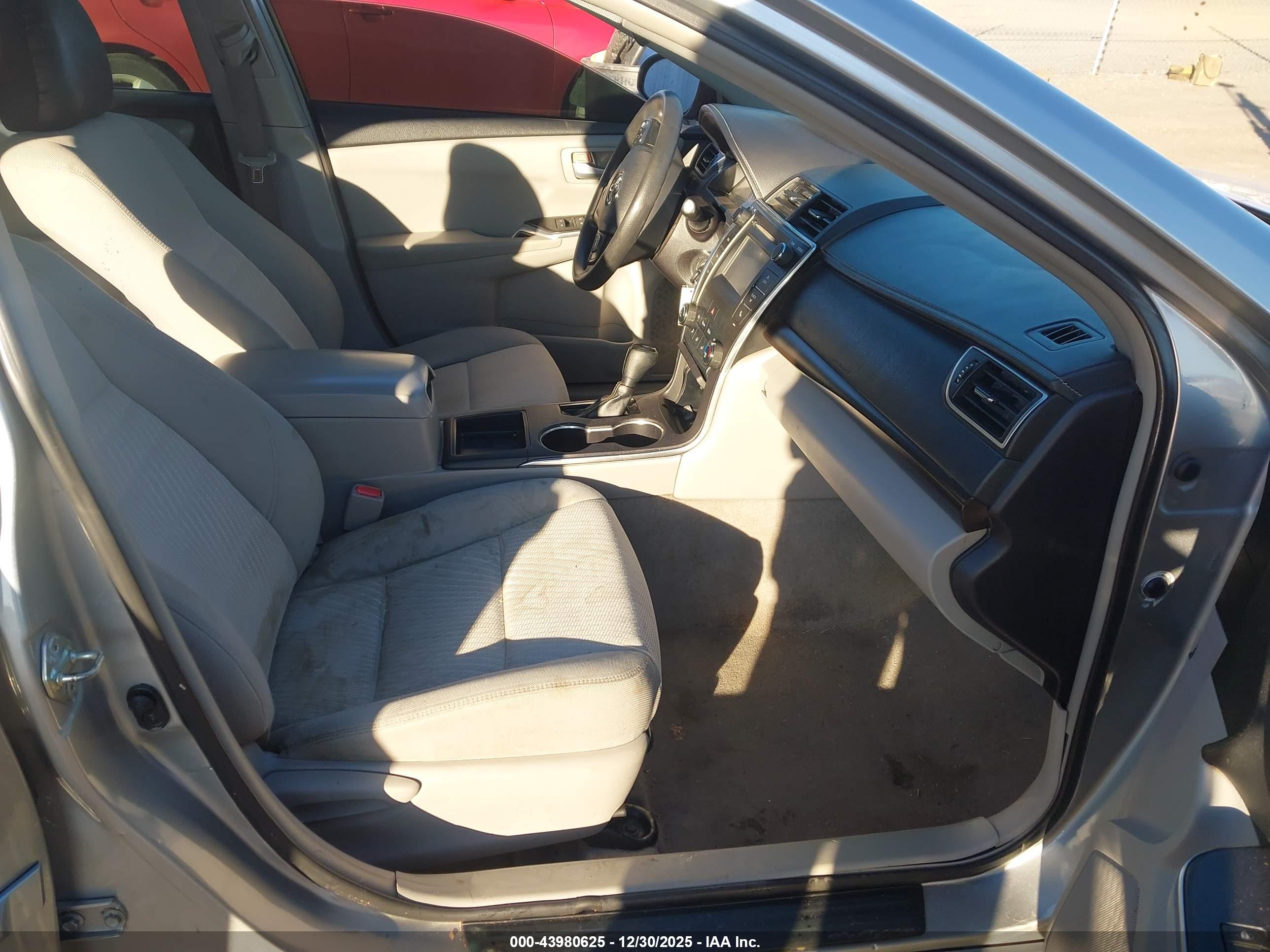 TOYOTA CAMRY image 5