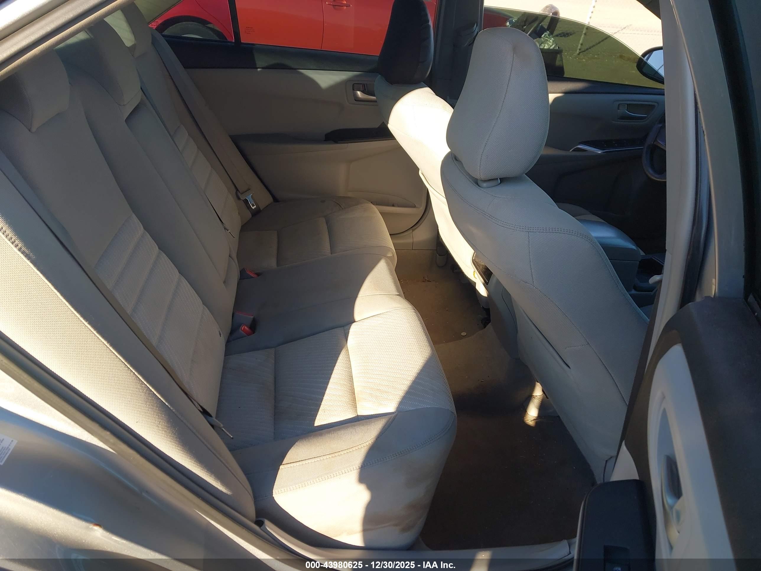 TOYOTA CAMRY image 8