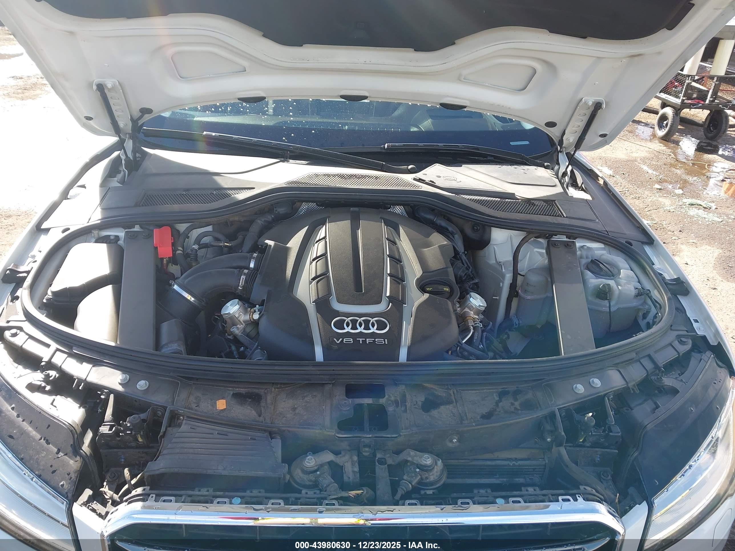 AUDI A8 image 10