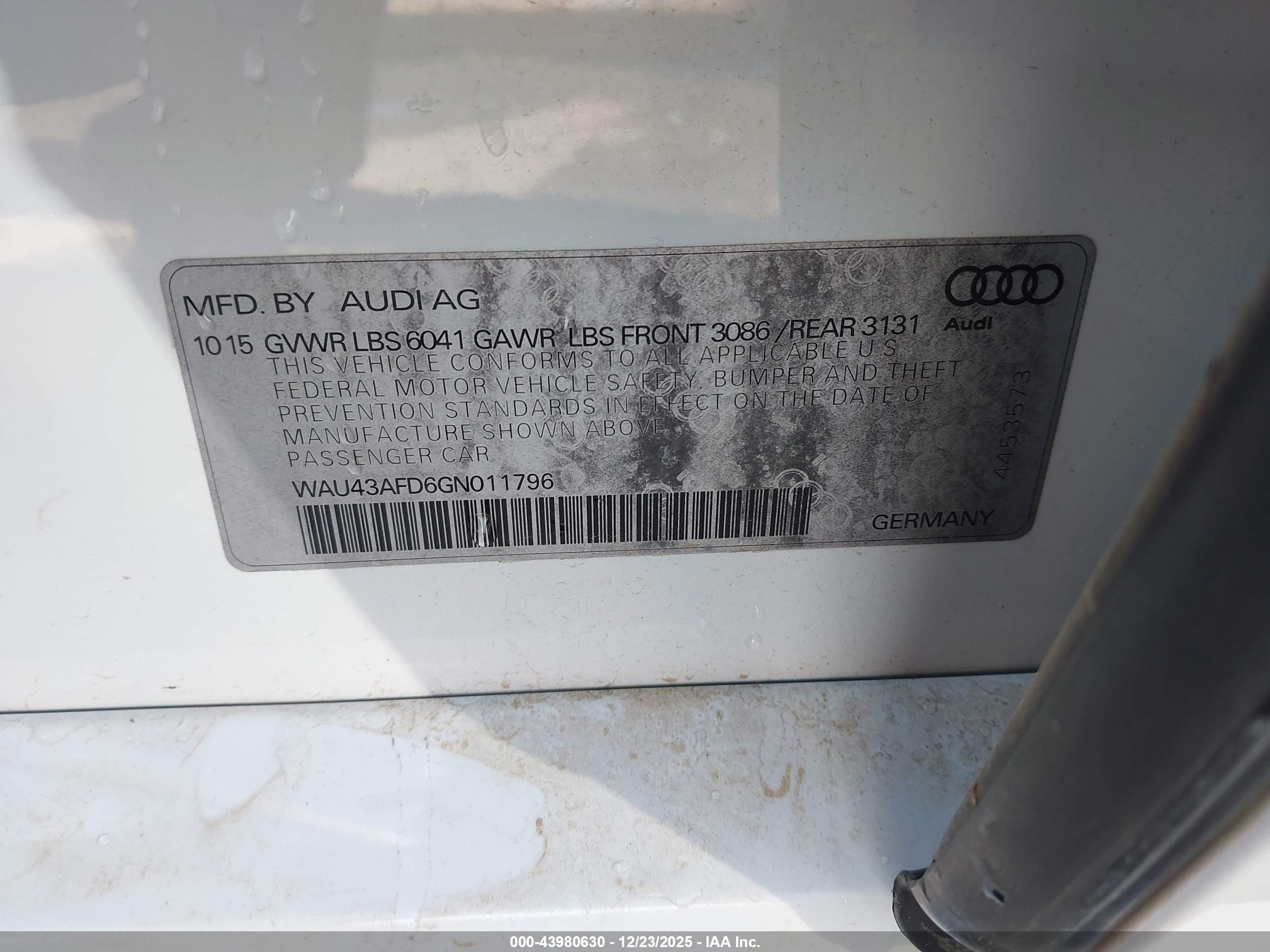 AUDI A8 image 9