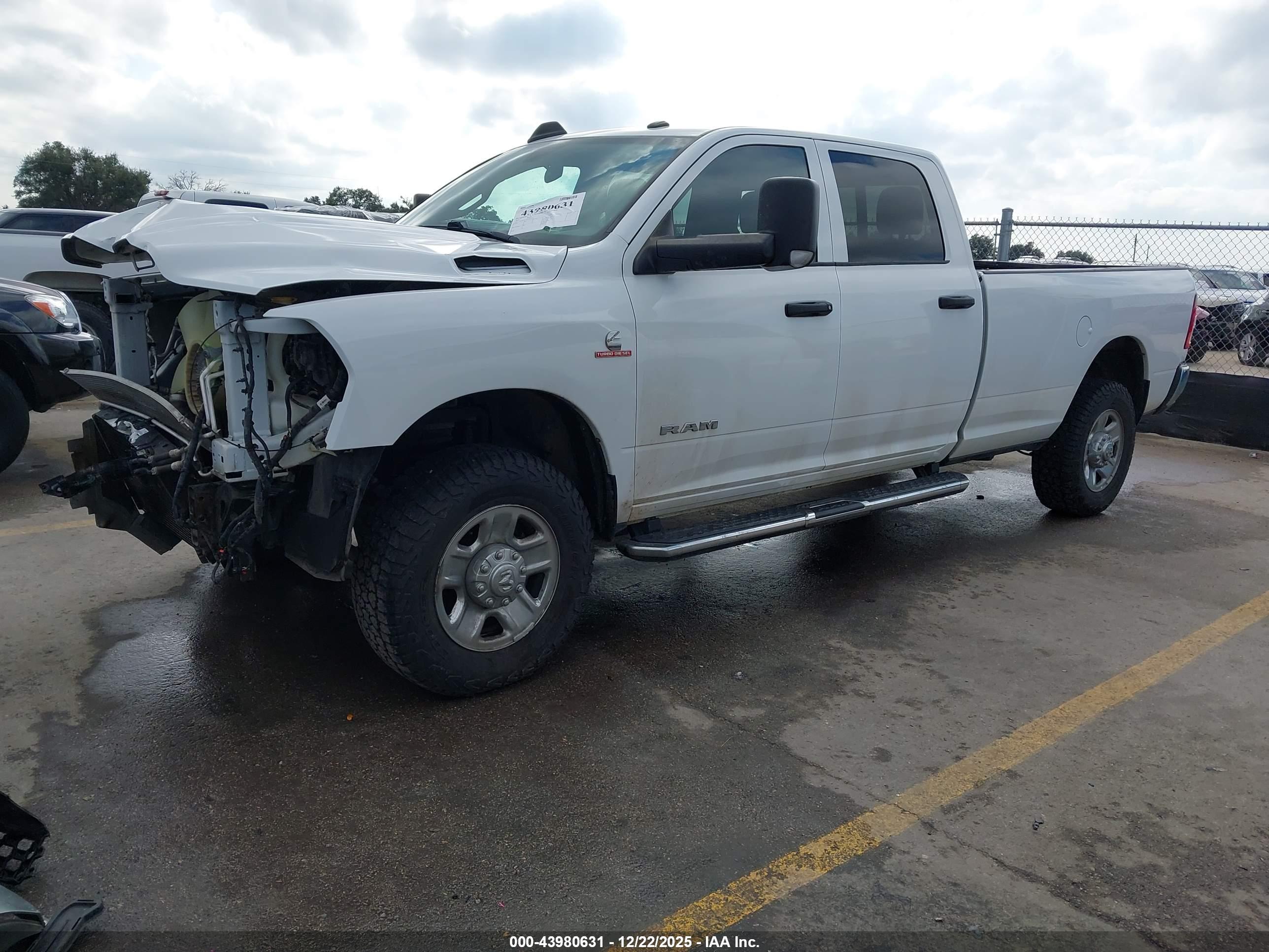 RAM 2500 image 2