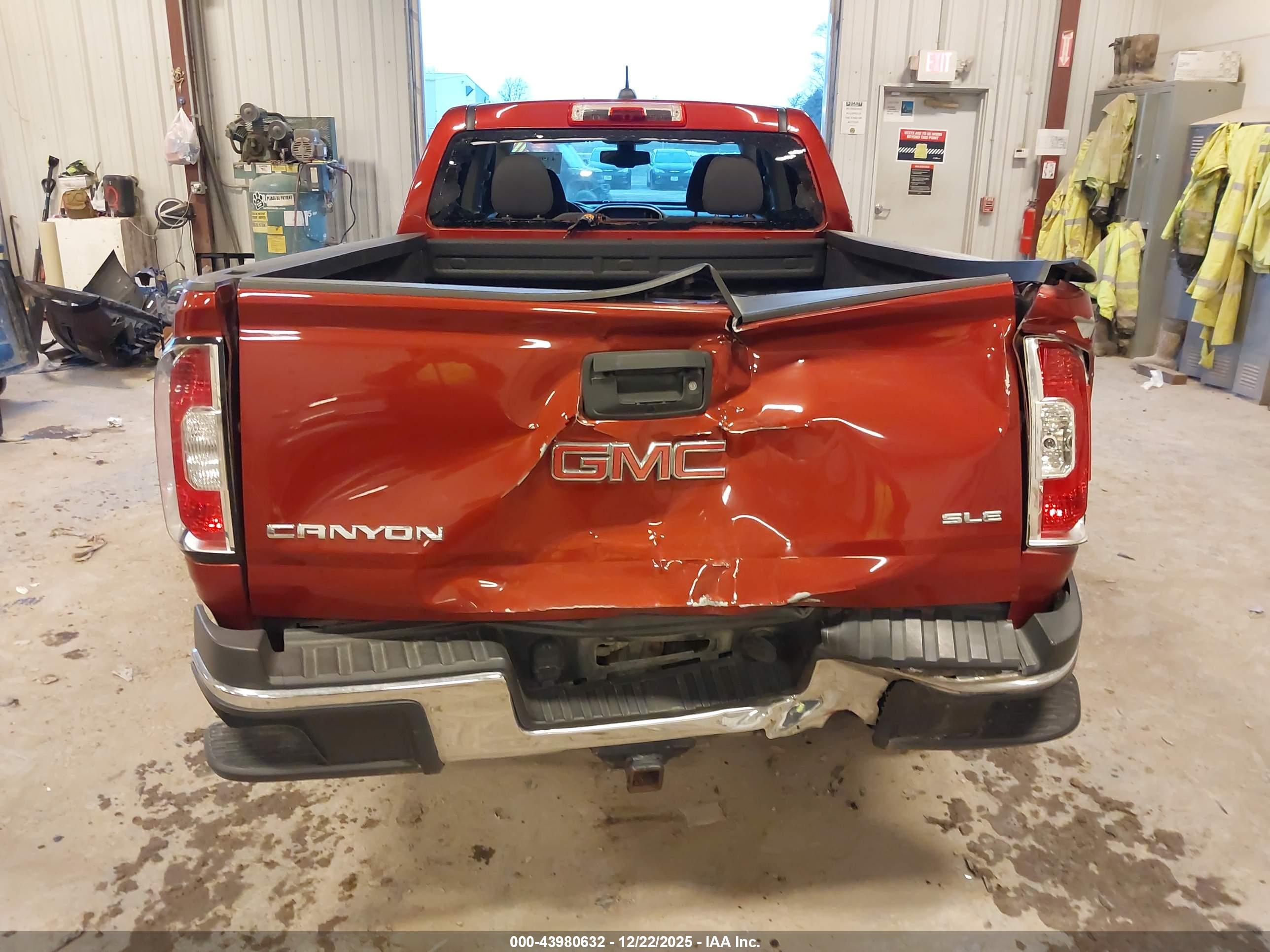 GMC CANYON image 6