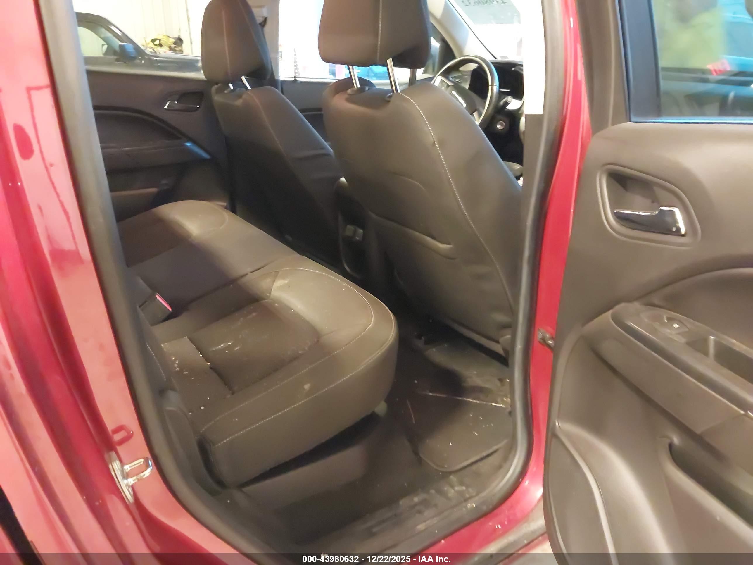 GMC CANYON image 8