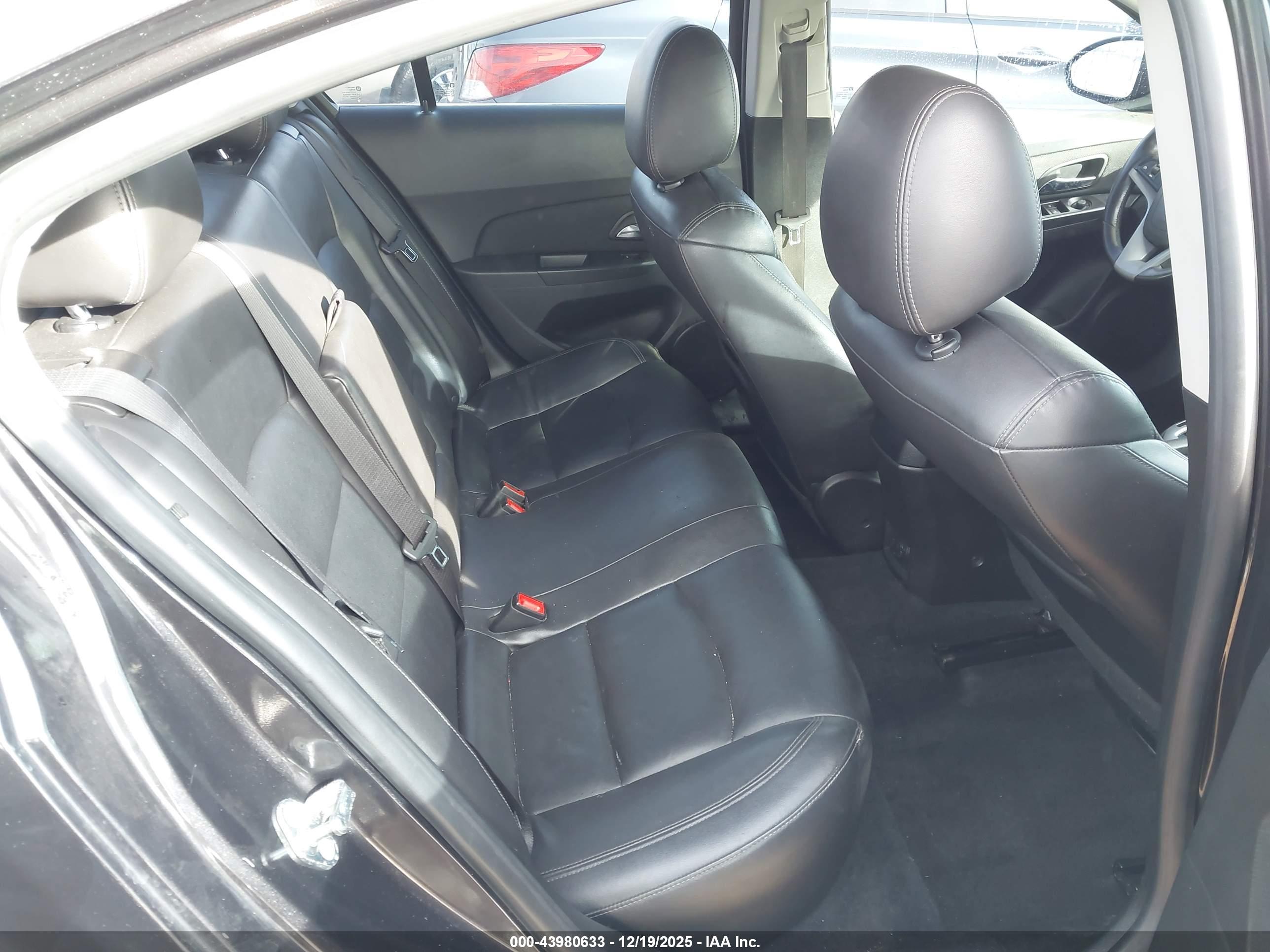 CHEVROLET CRUZE image 8