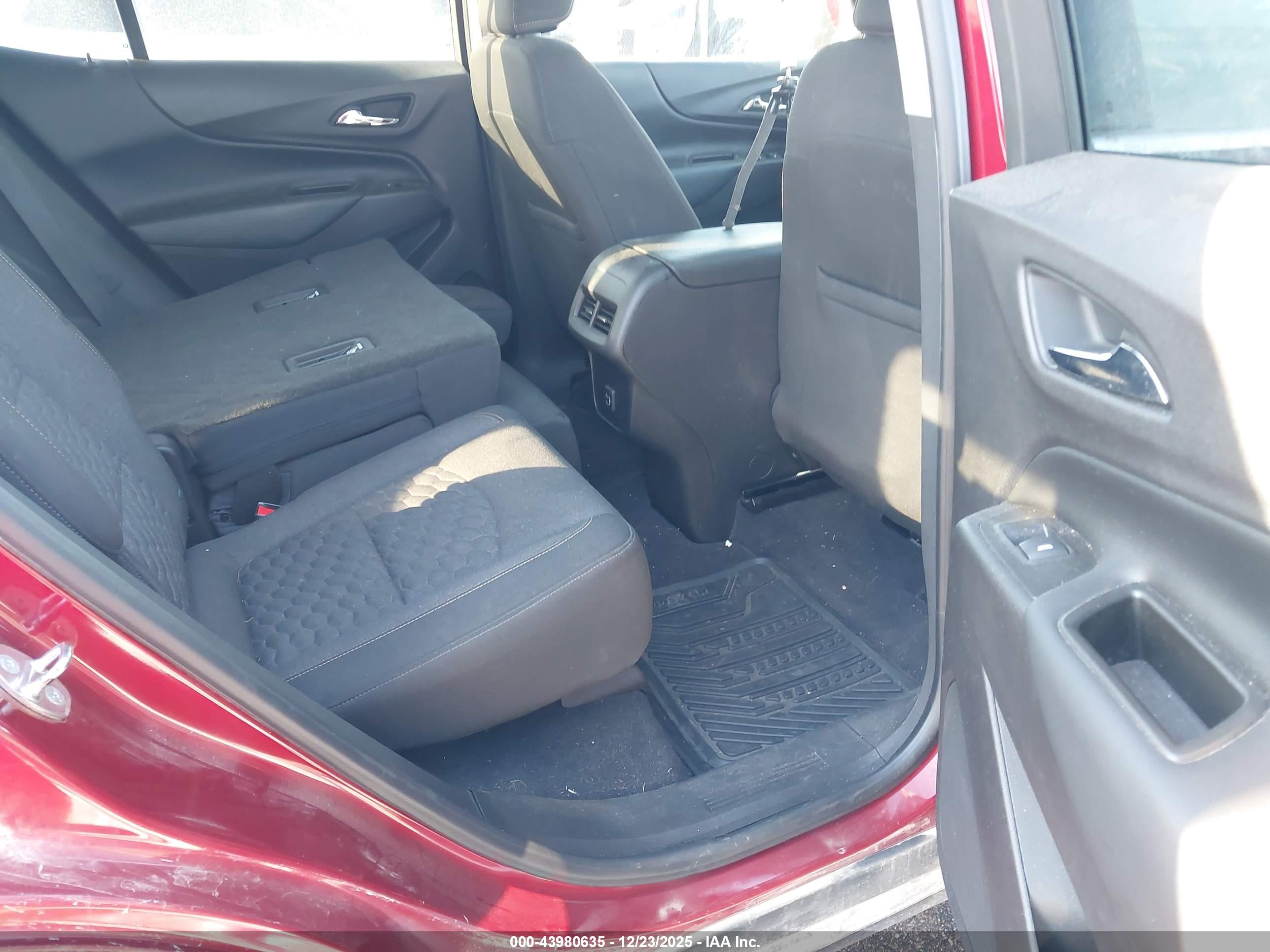 CHEVROLET EQUINOX image 8