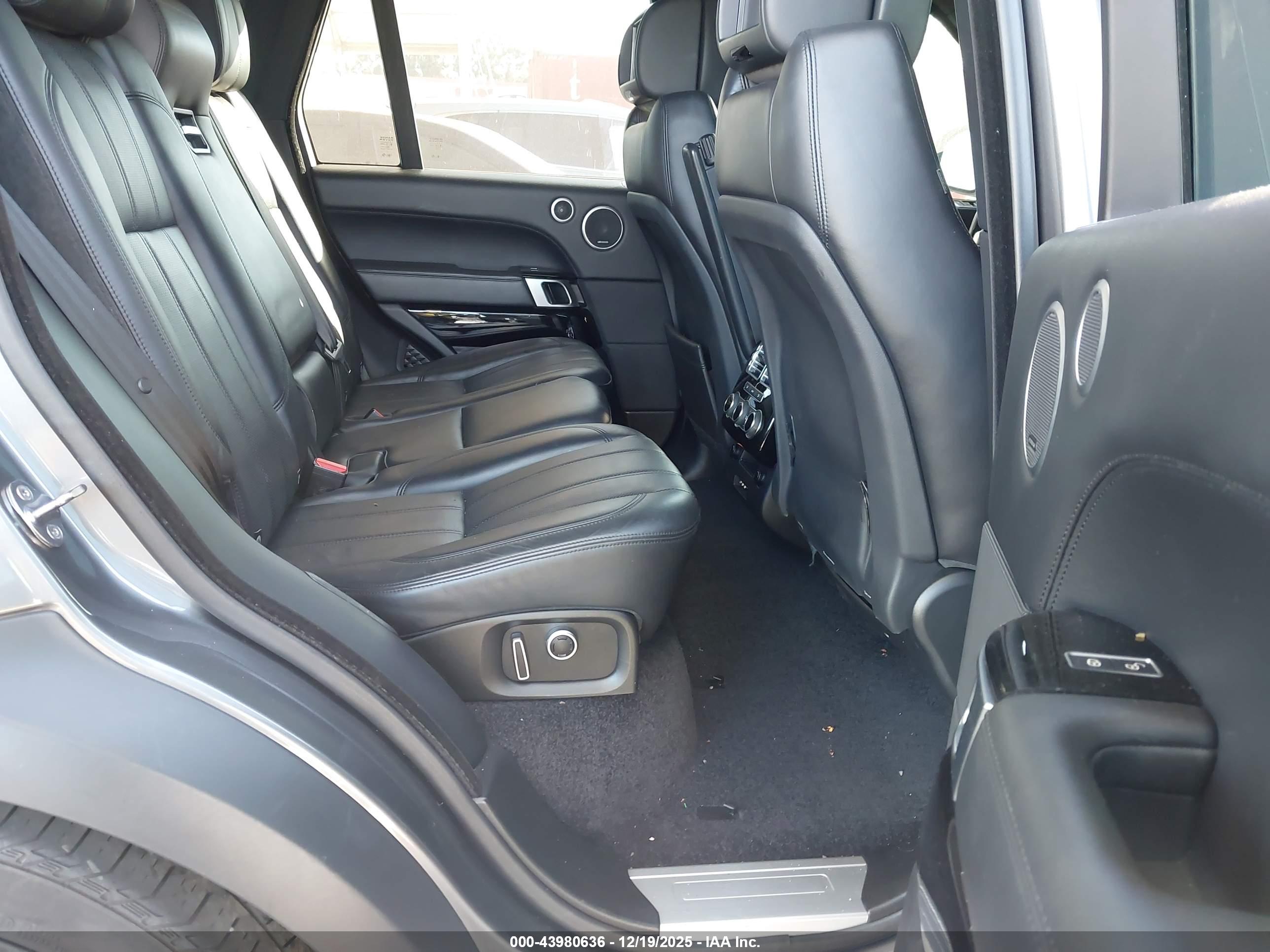 LAND ROVER image 8