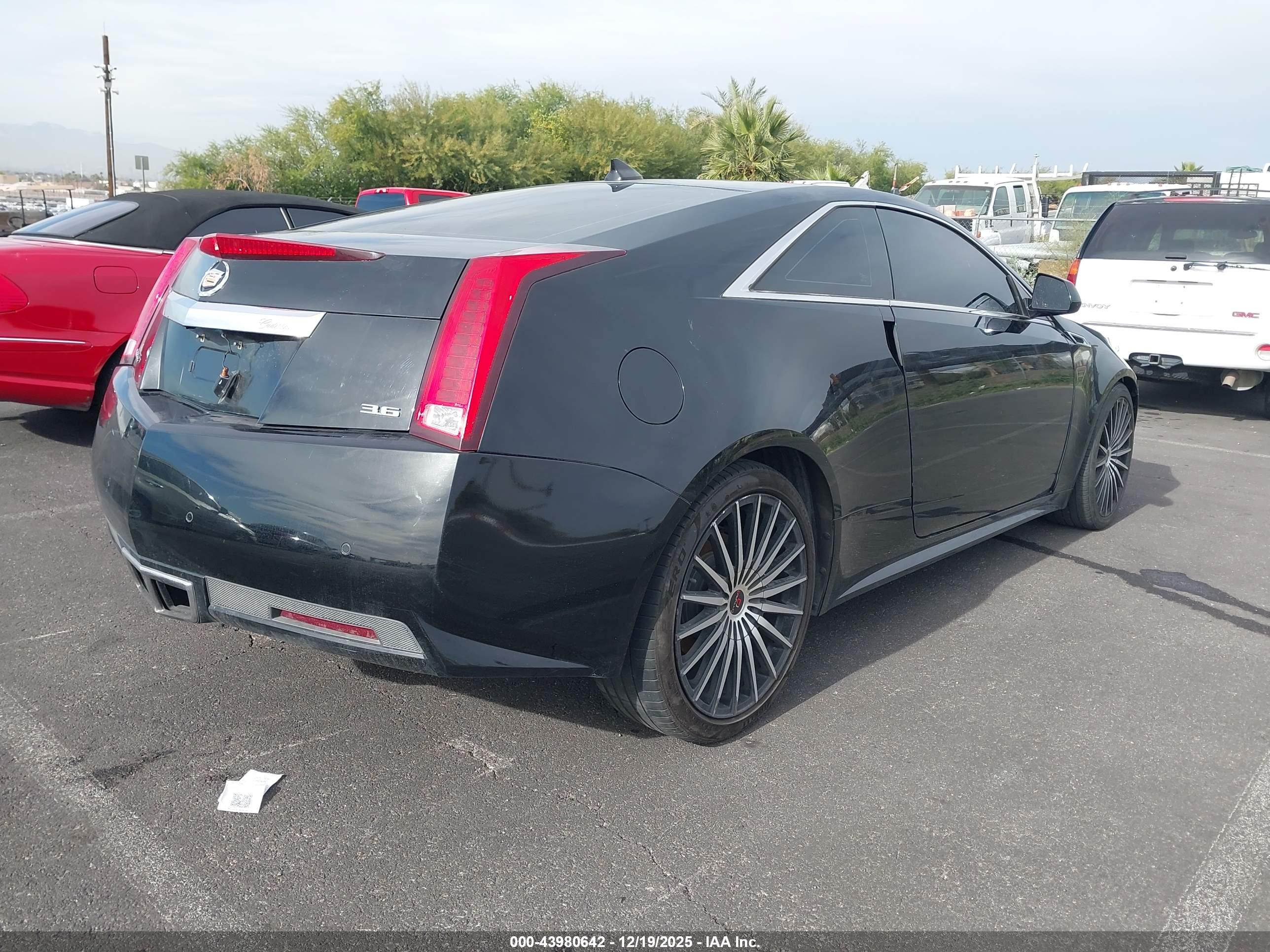 CADILLAC CTS image 4