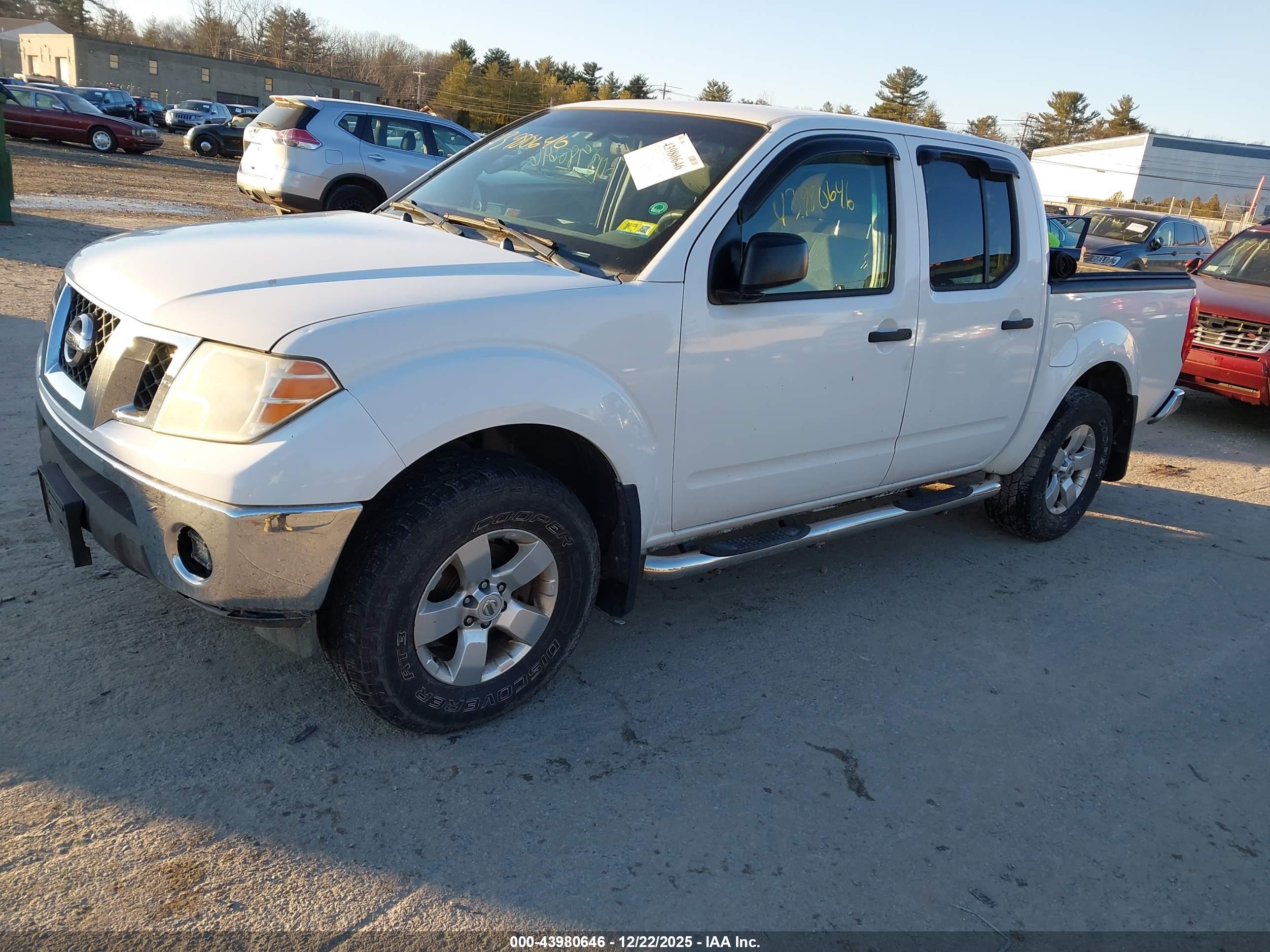 NISSAN FRONTIER image 2