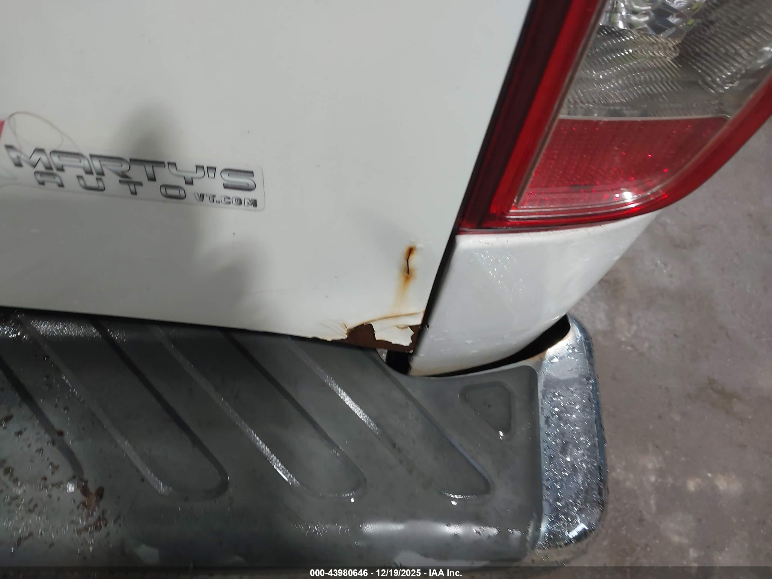 NISSAN FRONTIER image 6