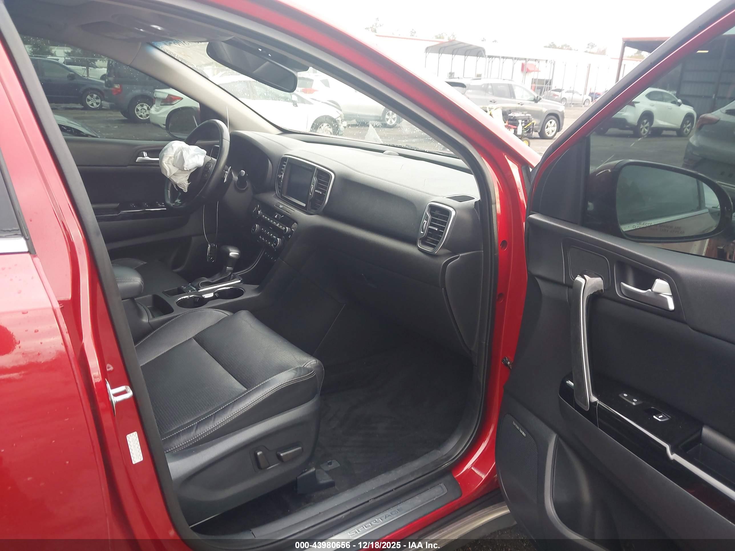 KIA SPORTAGE image 5