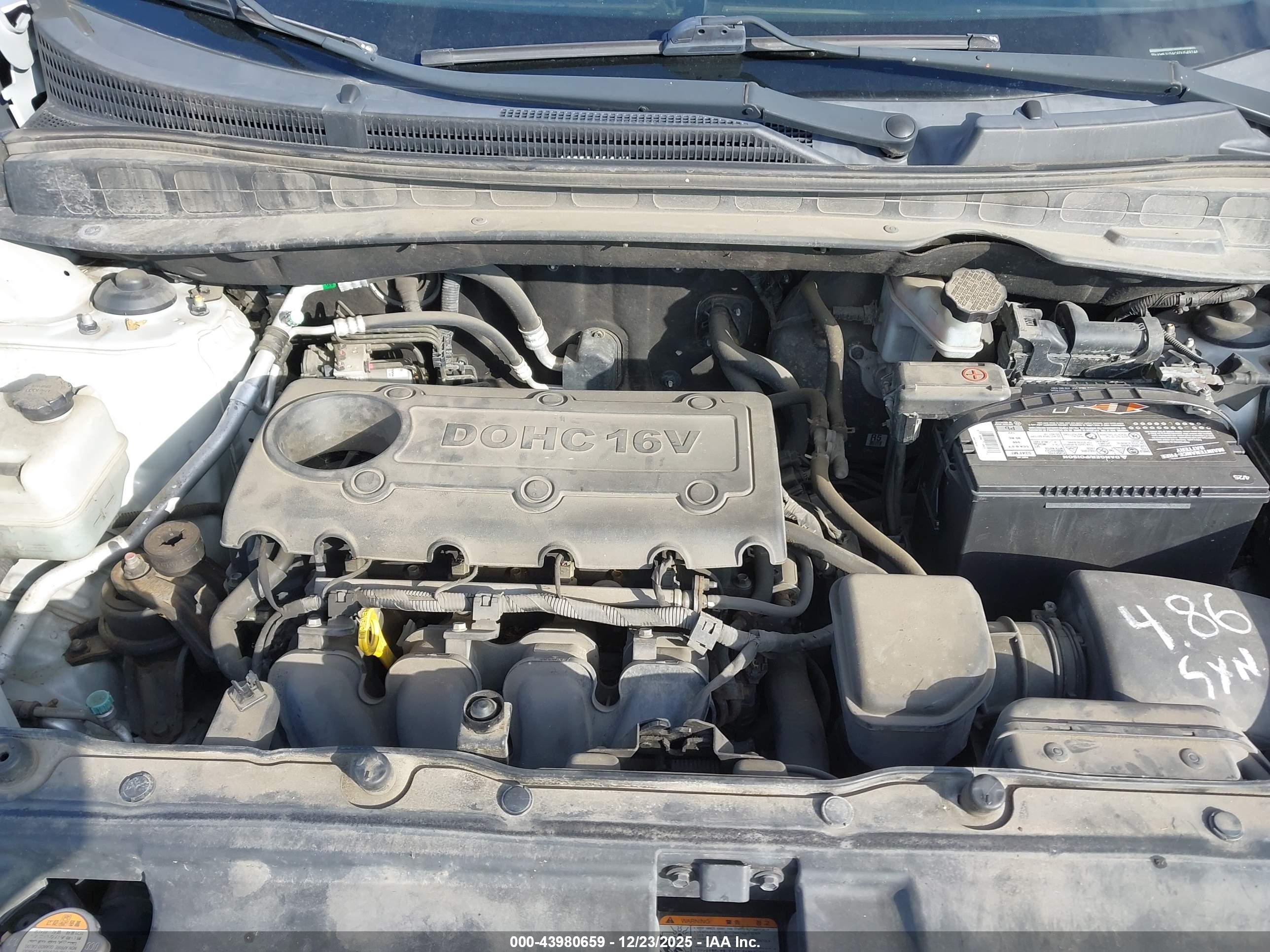 HYUNDAI TUCSON image 10