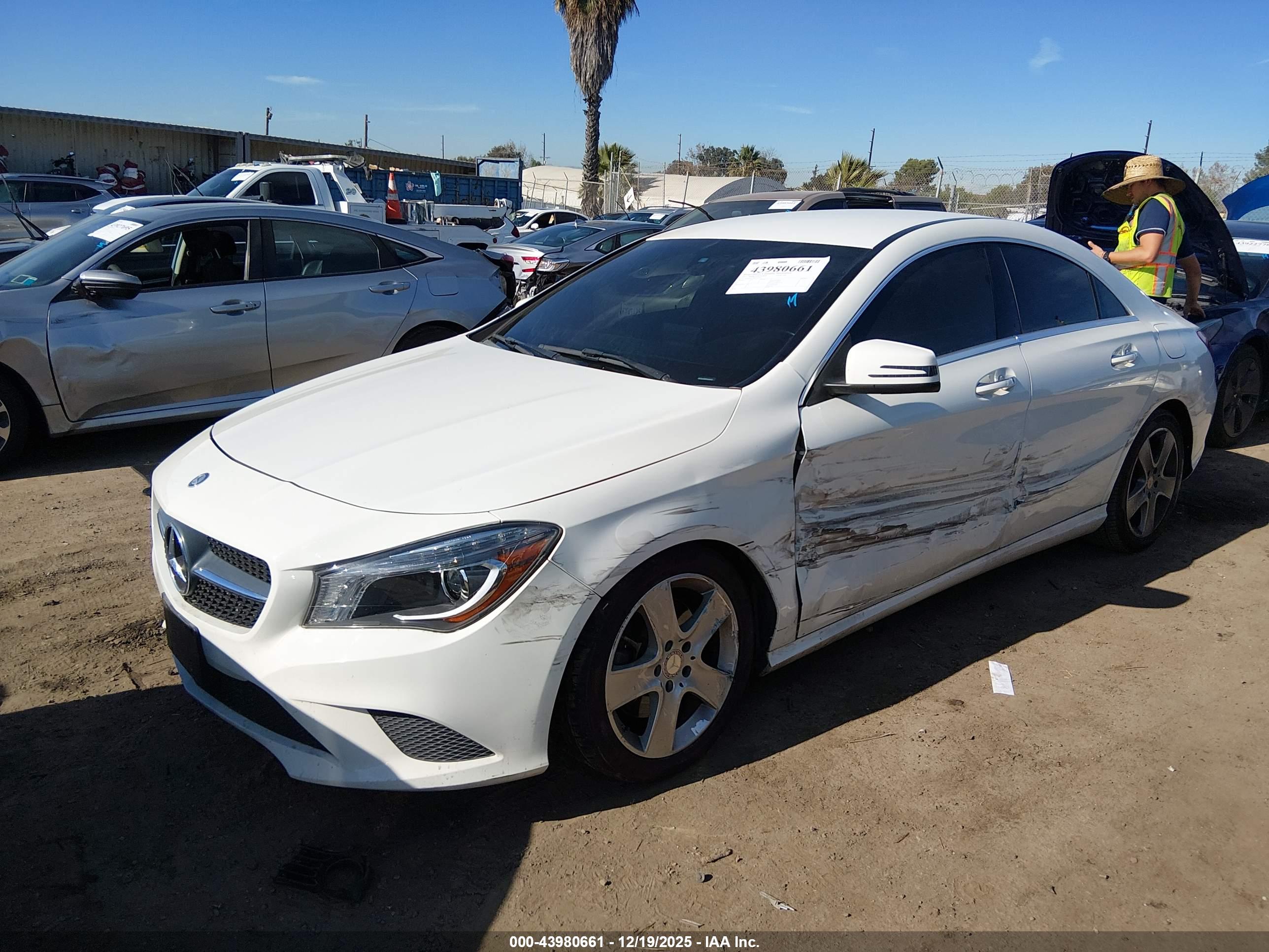 MERCEDES-BENZ CLA image 2