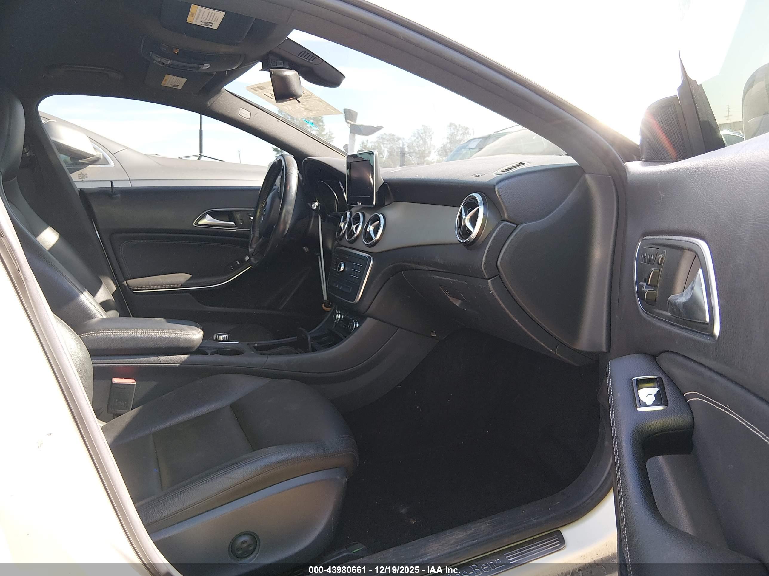 MERCEDES-BENZ CLA image 5