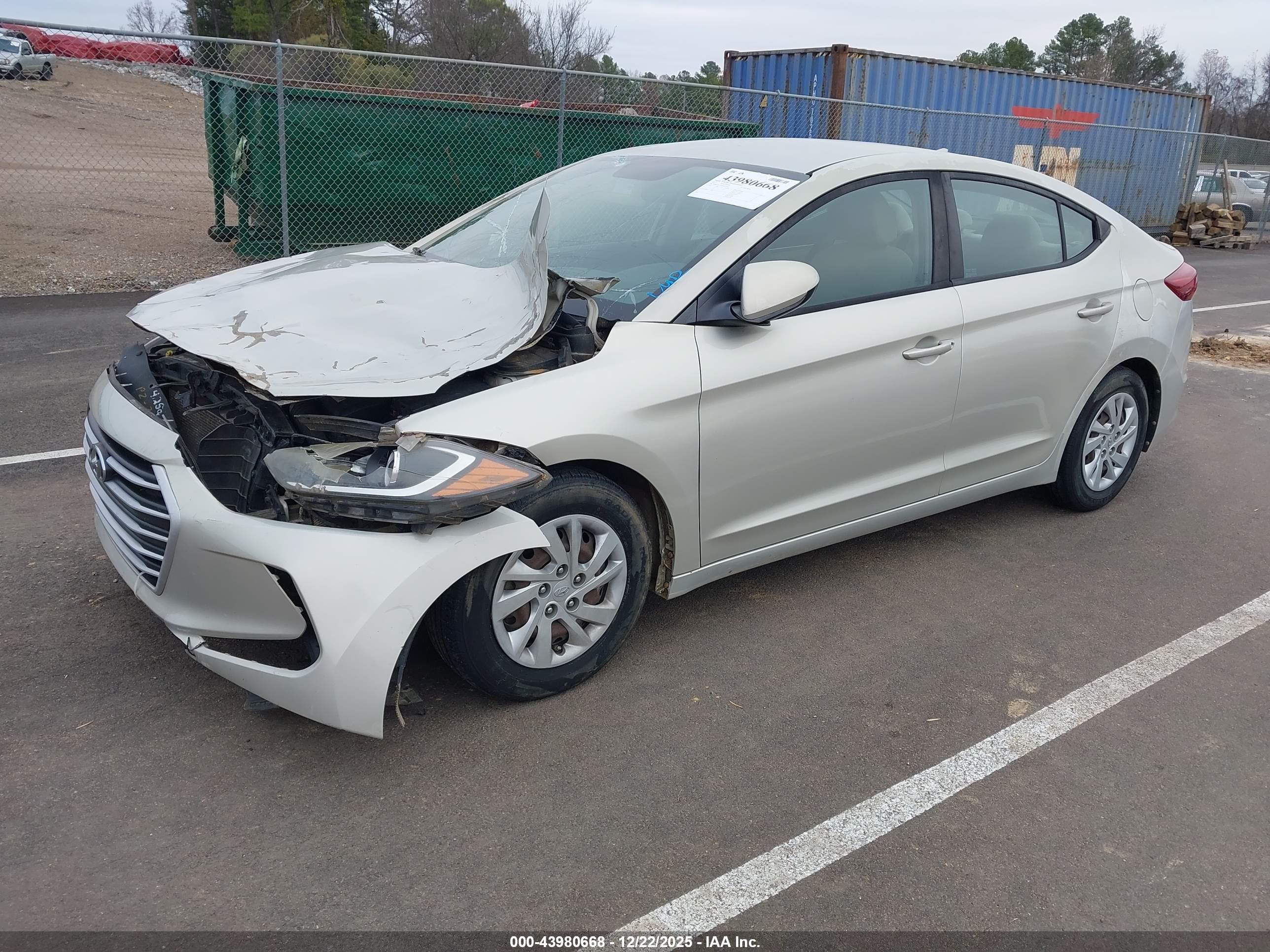 HYUNDAI ELANTRA image 2