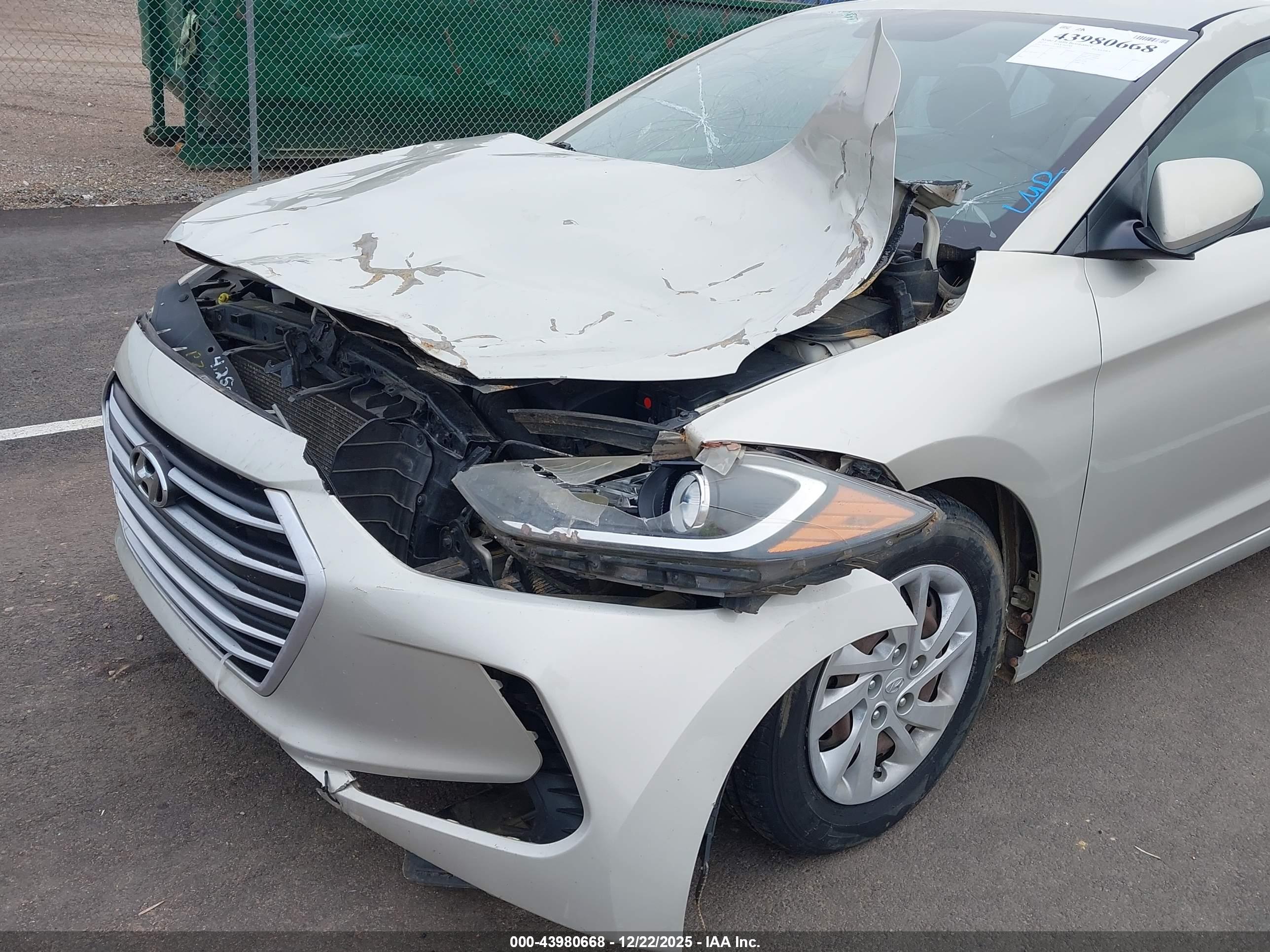 HYUNDAI ELANTRA image 6