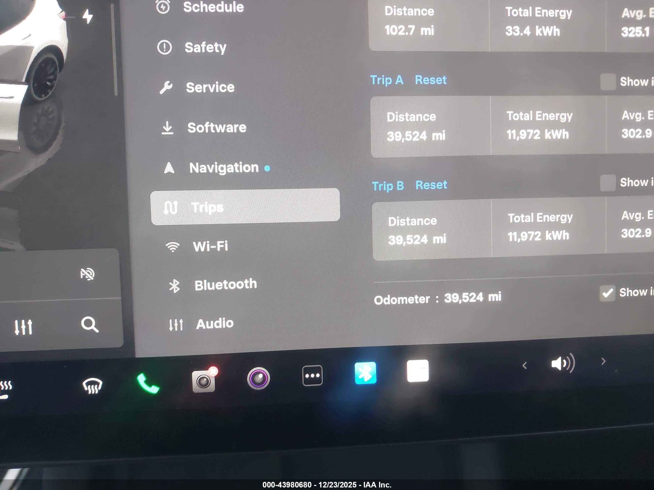 TESLA MODEL image 7