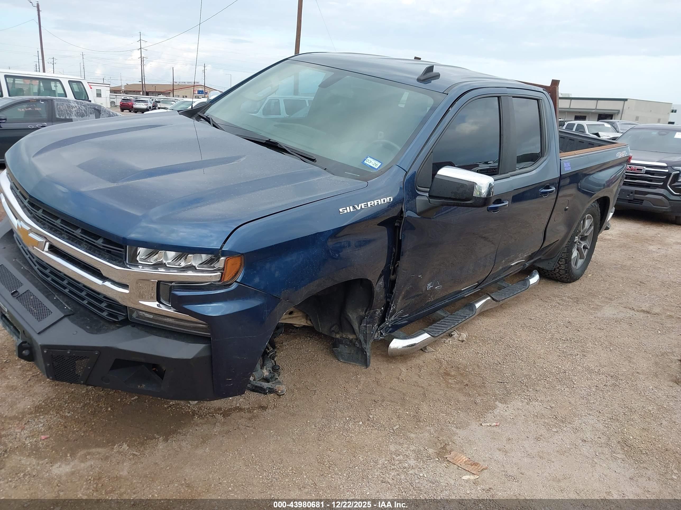CHEVROLET SILVERADO image 2