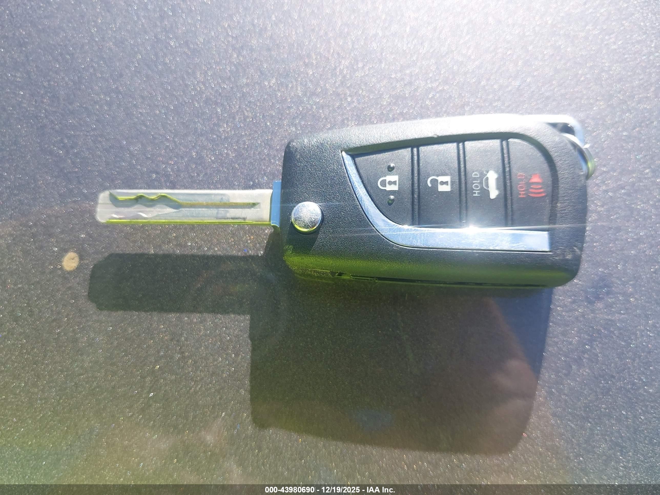 TOYOTA CAMRY image 11