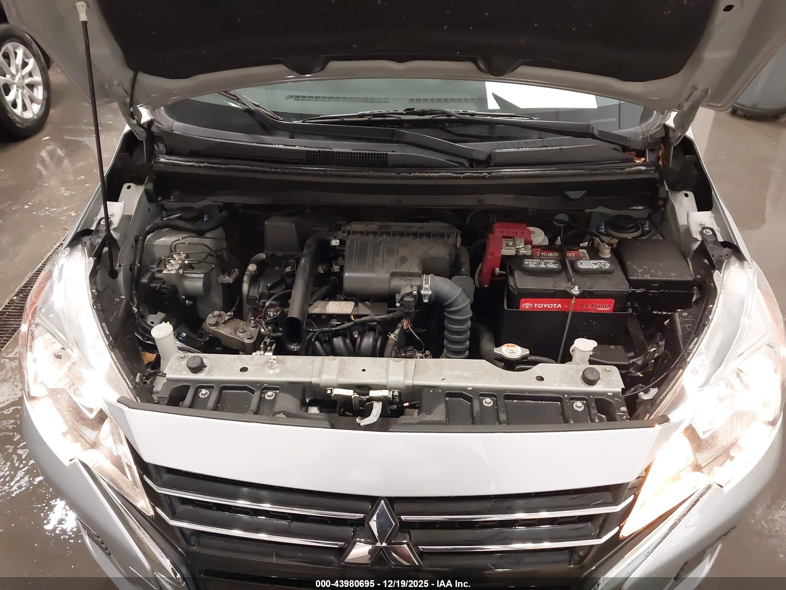 MITSUBISHI MIRAGE image 10