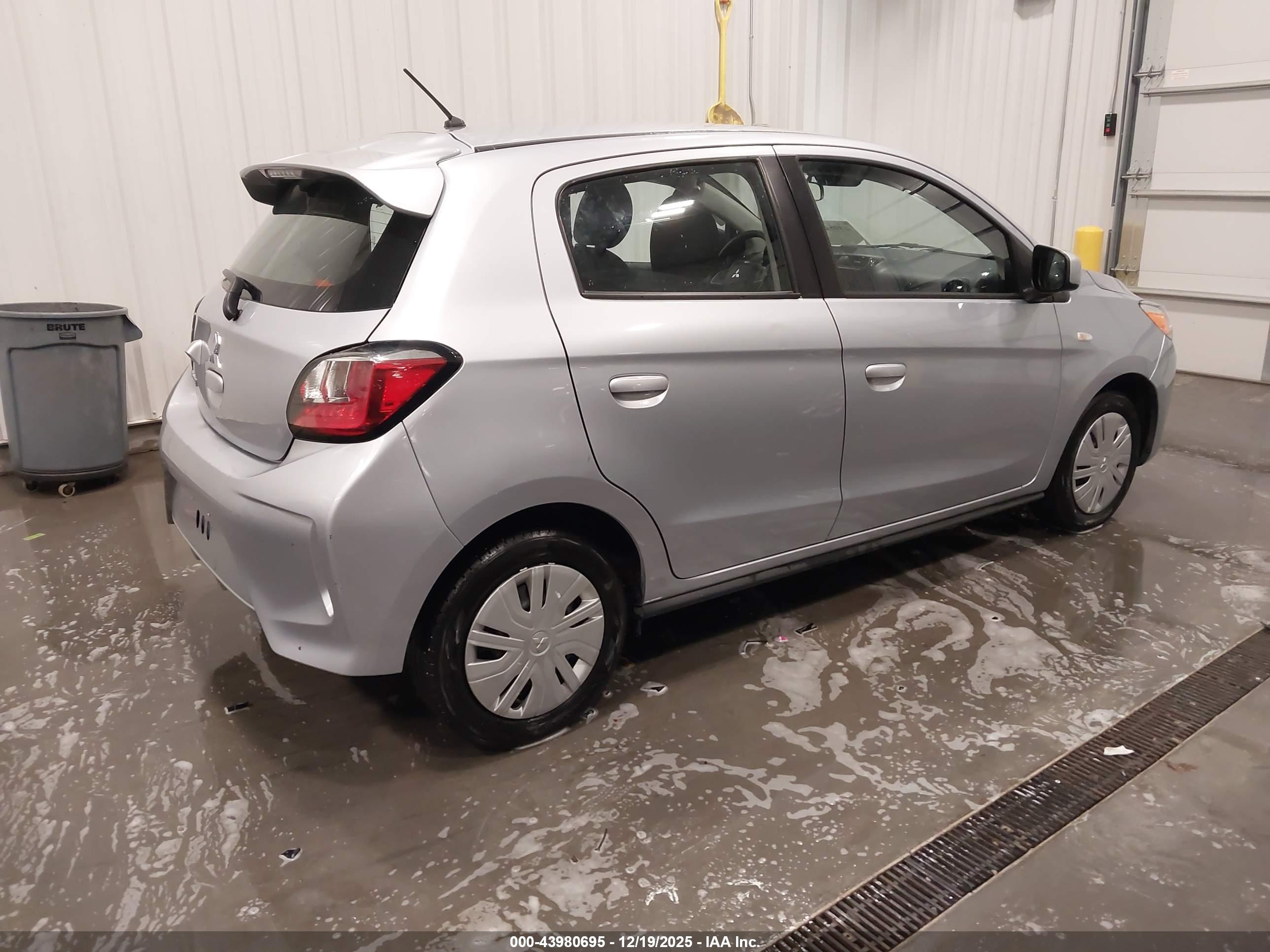 MITSUBISHI MIRAGE image 4