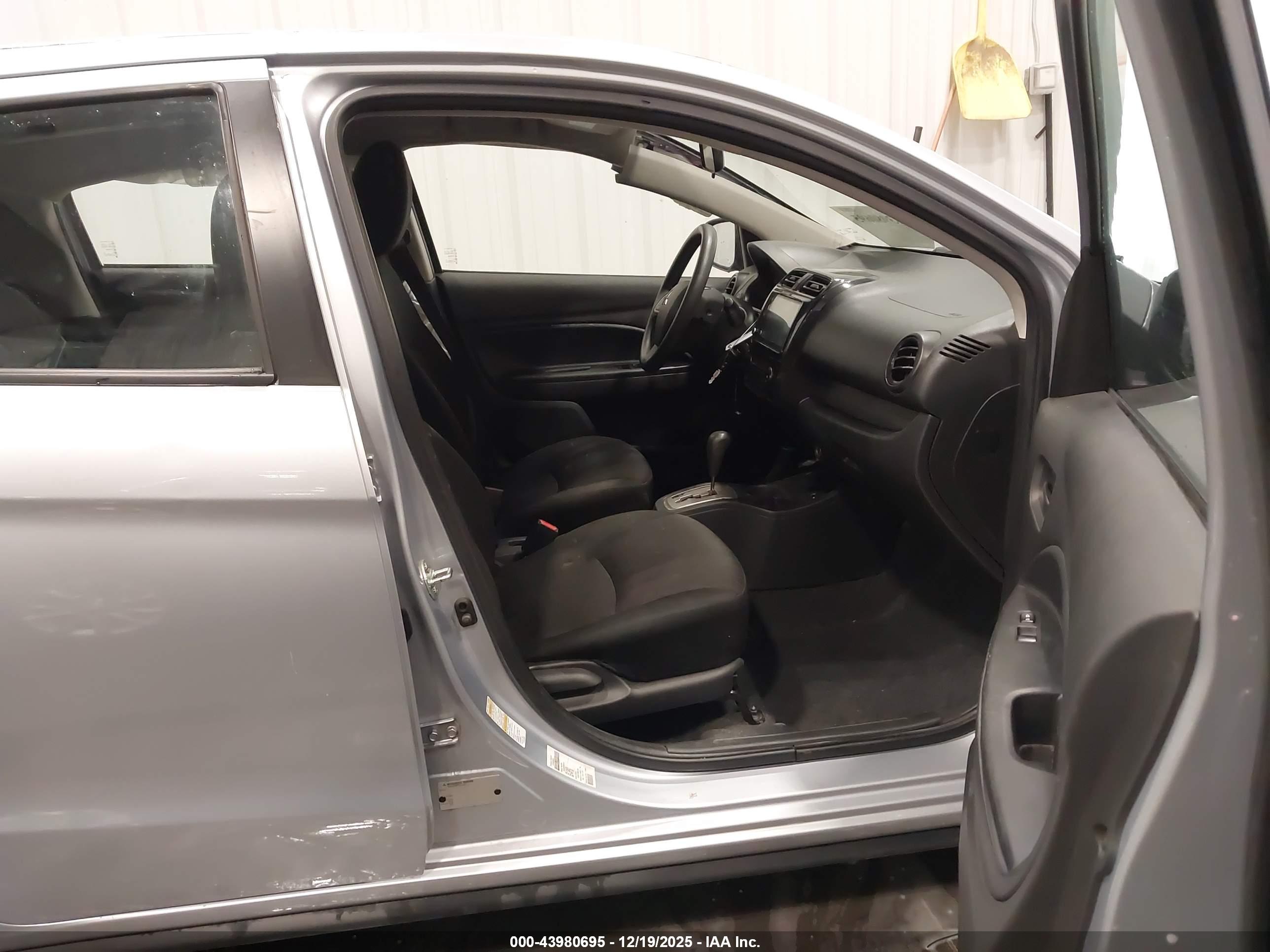 MITSUBISHI MIRAGE image 5