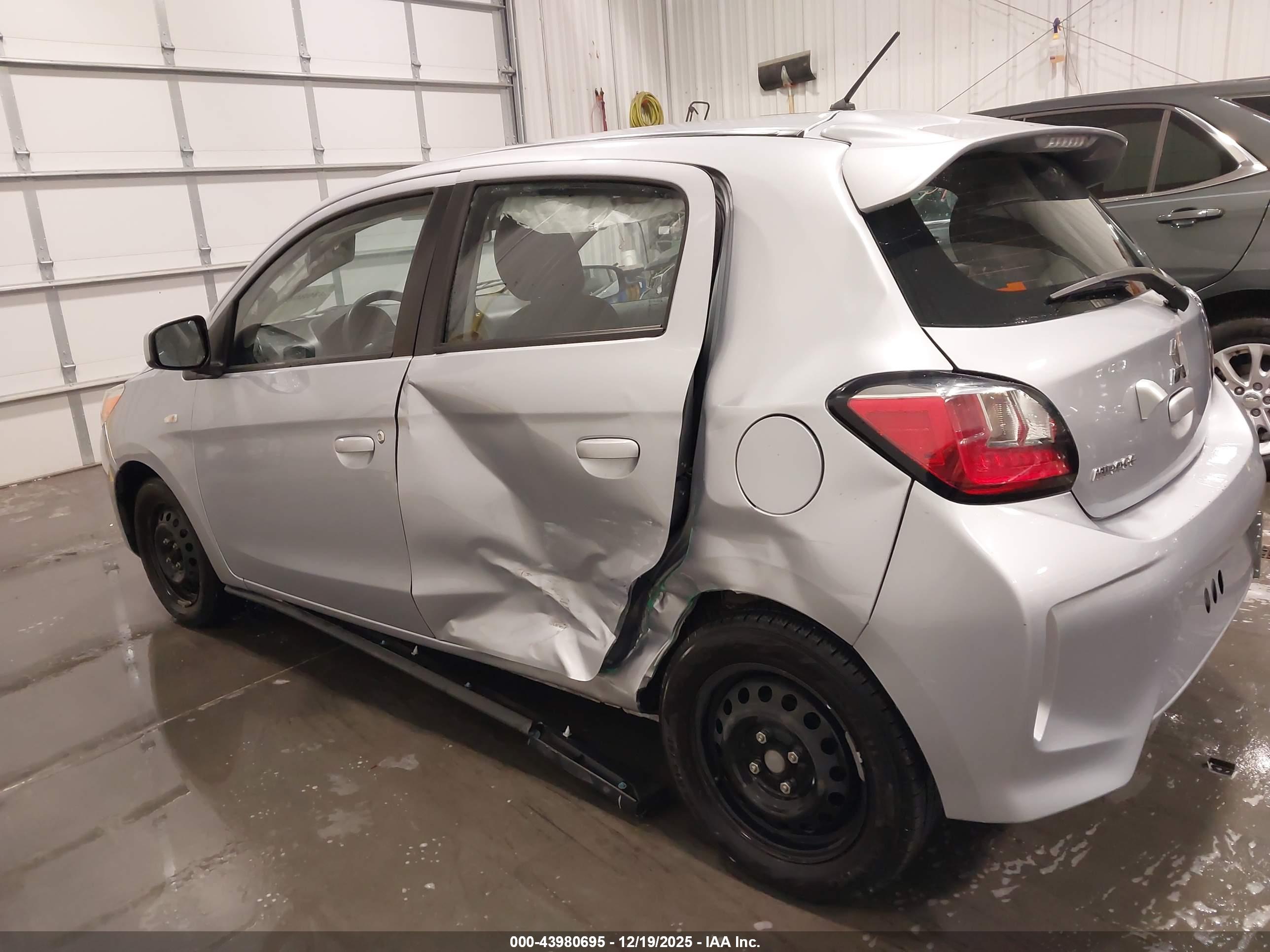 MITSUBISHI MIRAGE image 6